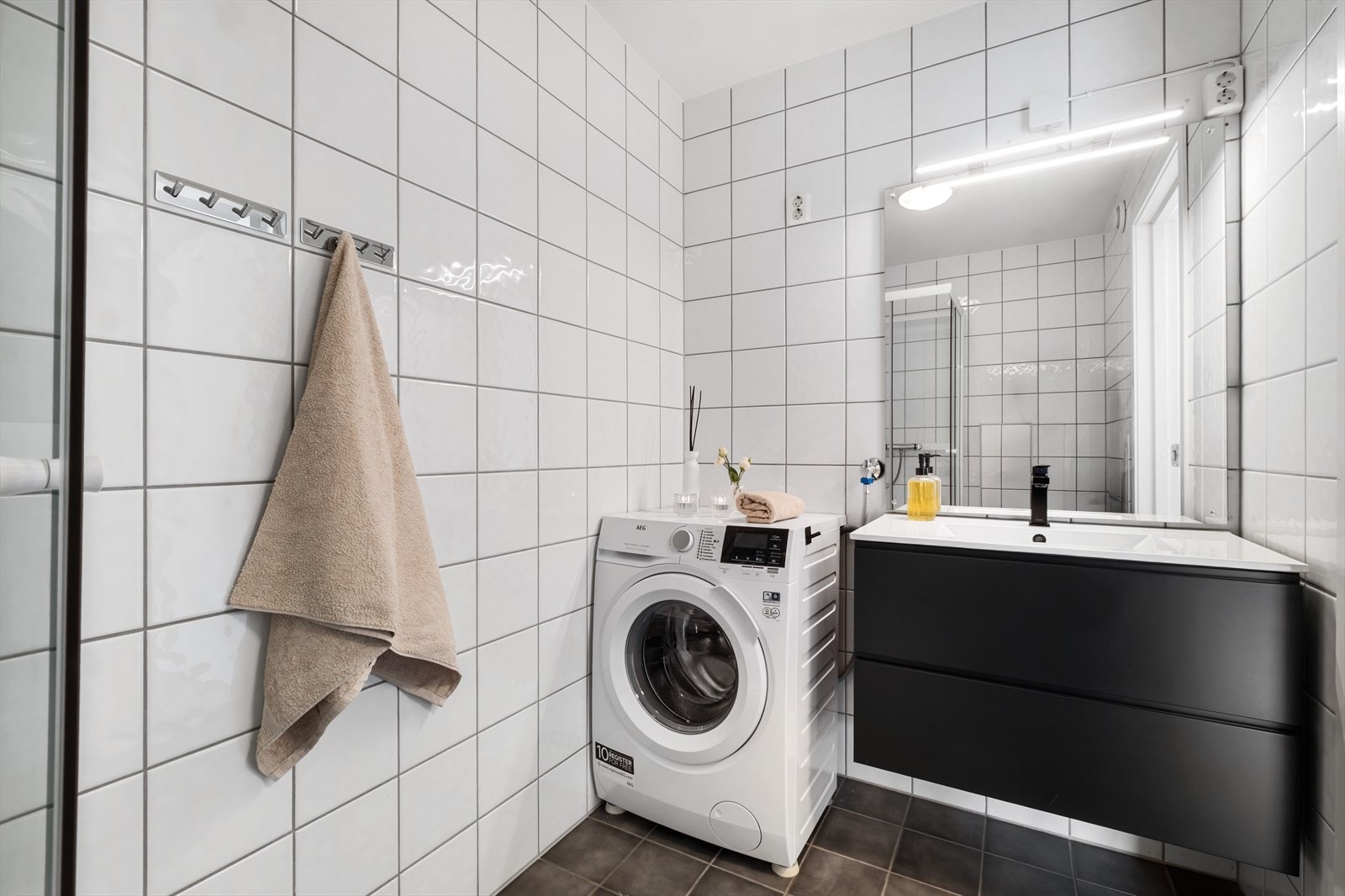 Flislagt bad med varme i gulv. Galleribilde