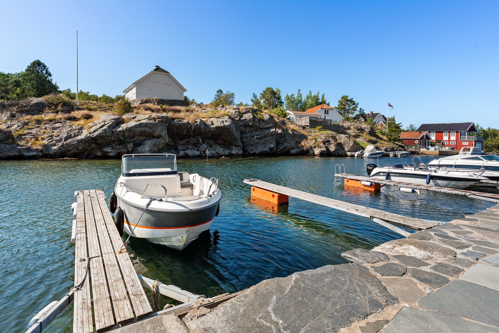 Fra båtplass som tilhører i fellesanlegg på Herøya Galleribilde