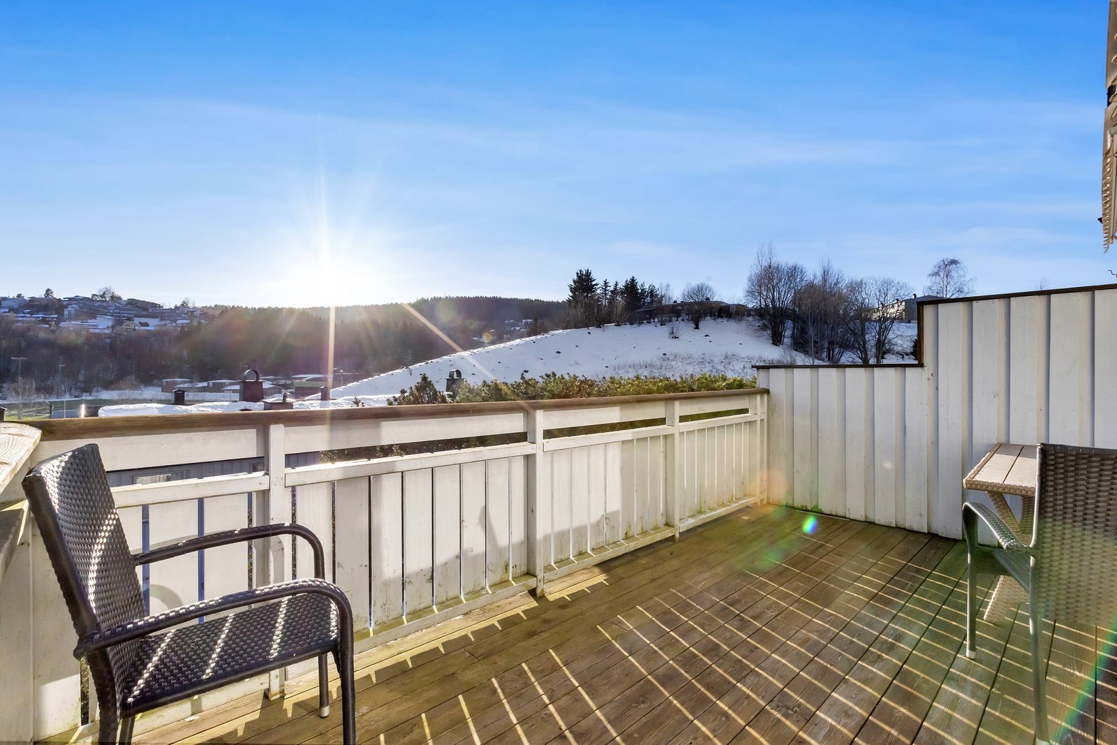 Solrik og sydvestvendt balkong på ca. 10 m² Galleribilde