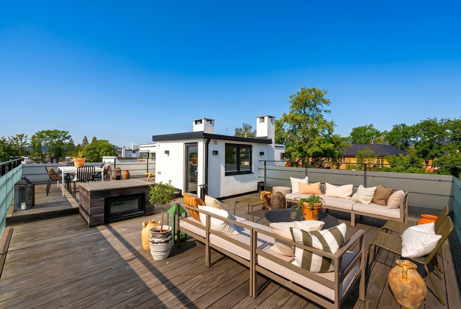 Solrik takterrasse på ca. 60 kvm med fantastisk utsikt. Galleribilde
