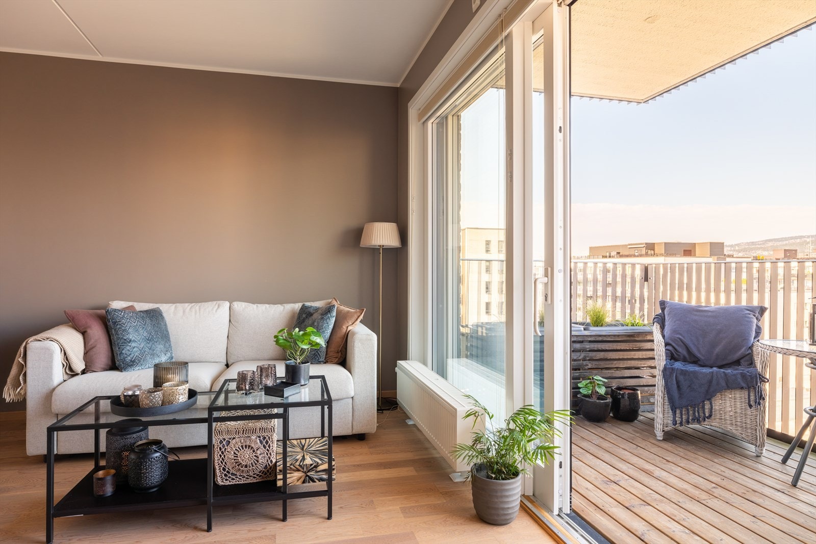 Fra stuen er det direkte utgang til en herlig balkong på ca. 11 m² Galleribilde