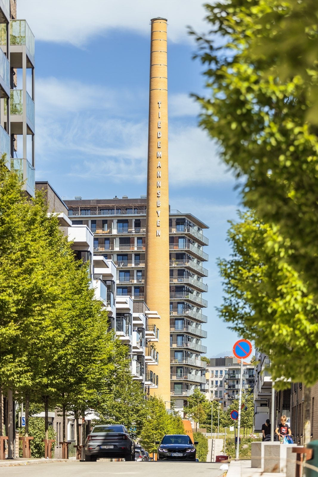 Eiendommen ligger sentralt i det nye og populære boligområdet på Ensjø, med kort vei til alt du trenger. Galleribilde