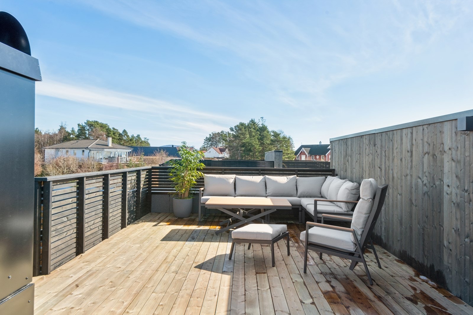 Egen privat takterrasse! *Bilde tatt av annen tilsvarende bolig. Galleribilde