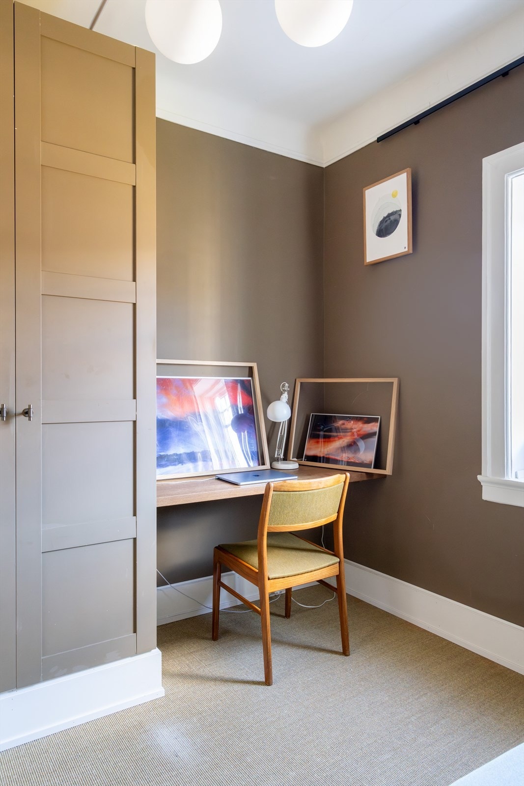 Det er et allsidig rom som passer perfekt som barnerom, gjesterom eller hjemmekontor, tilpasset dine behov. Galleribilde