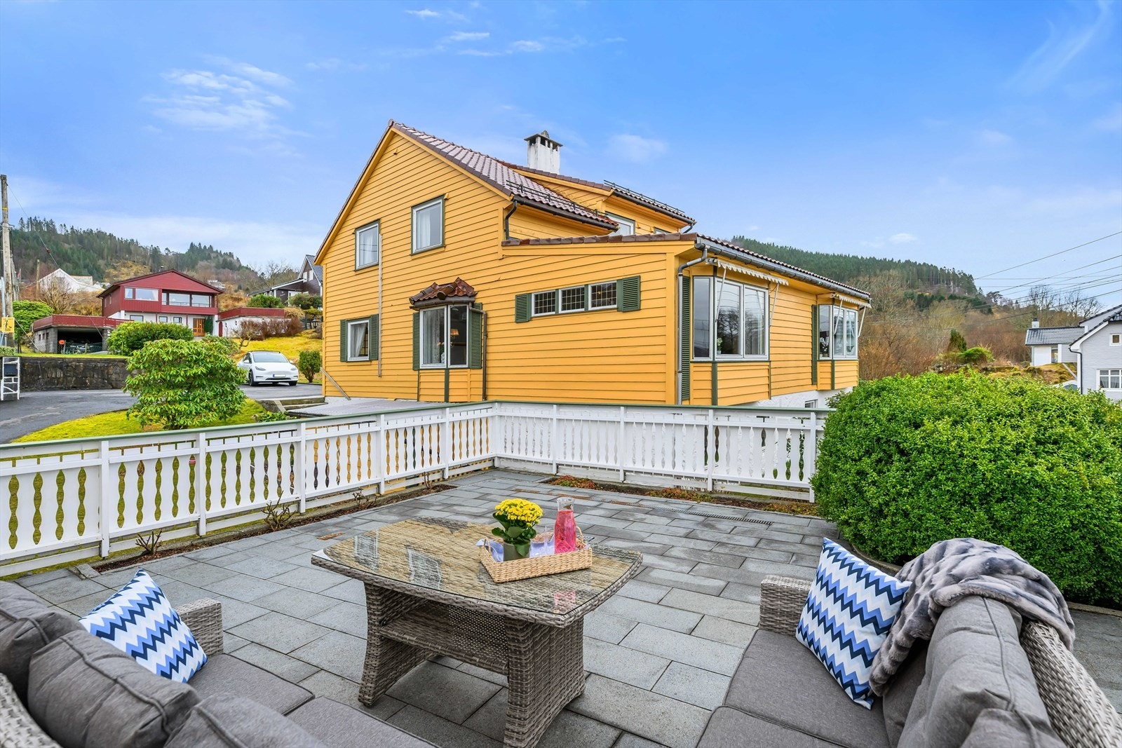 Velkommen til Øvre Tellevik 1 presentert av Torgeir Glomnes for Eiendomsmegler Norge! Galleribilde