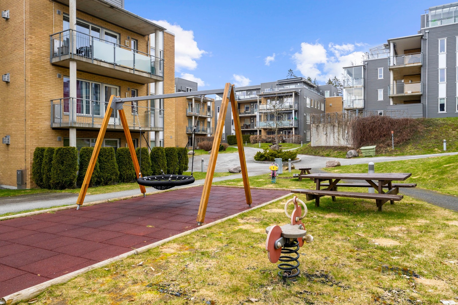 Koslig felles uteområde. Galleribilde