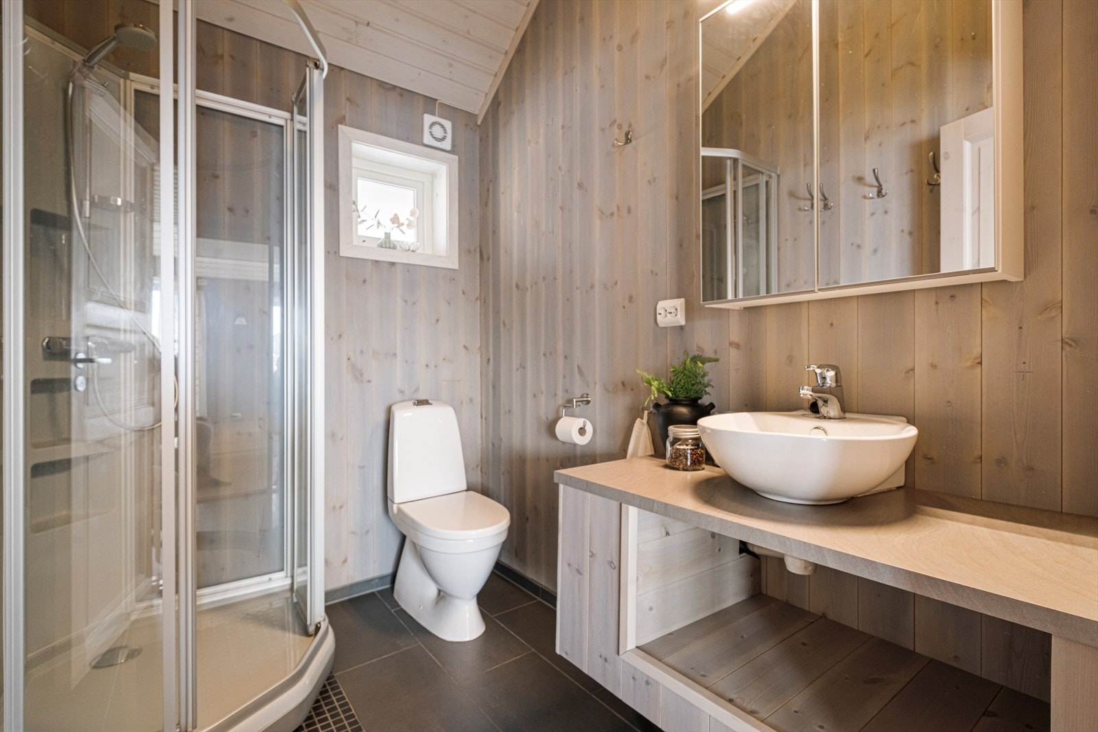 Badet Galleribilde
