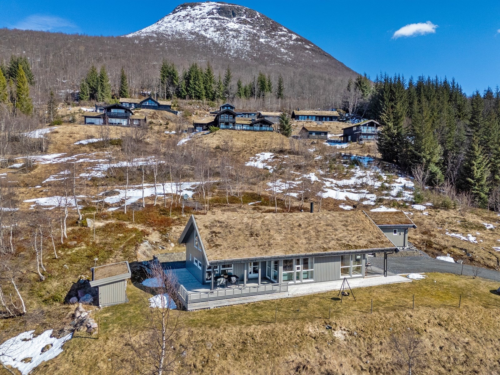 Fokhauglia 126 presenteres av Terje Hoel, eiendomsmegler MNEF, Notar. Foto: Ingvald Kaldhussæter Galleribilde