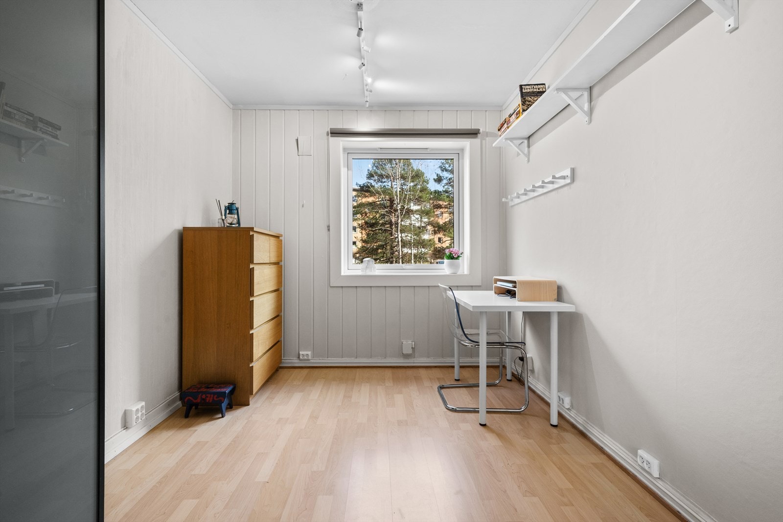 Soverommene egner seg godt som både hovedsoverom, barnerom eller kontor etter behov. Galleribilde