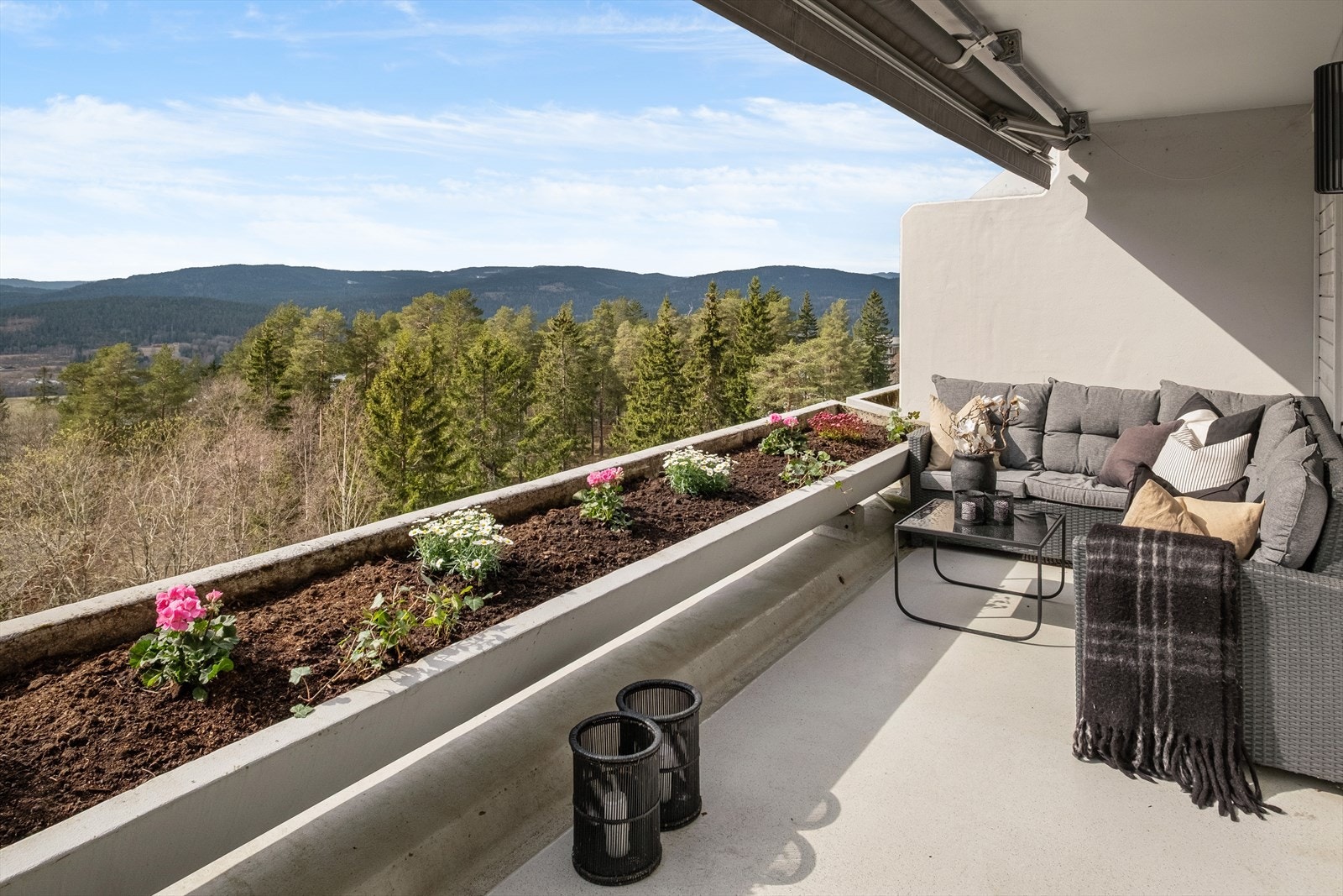 Nyt morgenkaffen i fred og ro i hyggelige omgivelser. Galleribilde
