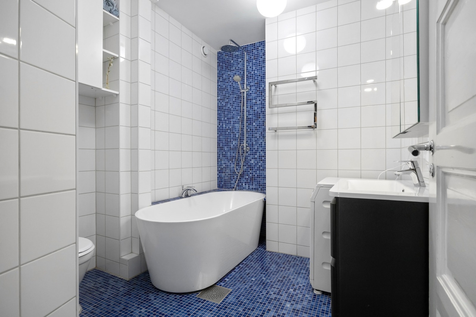 Det lekre badet ble etablert i 2020, og er større enn det som er vanlig for boliger i dette segmentet. Galleribilde