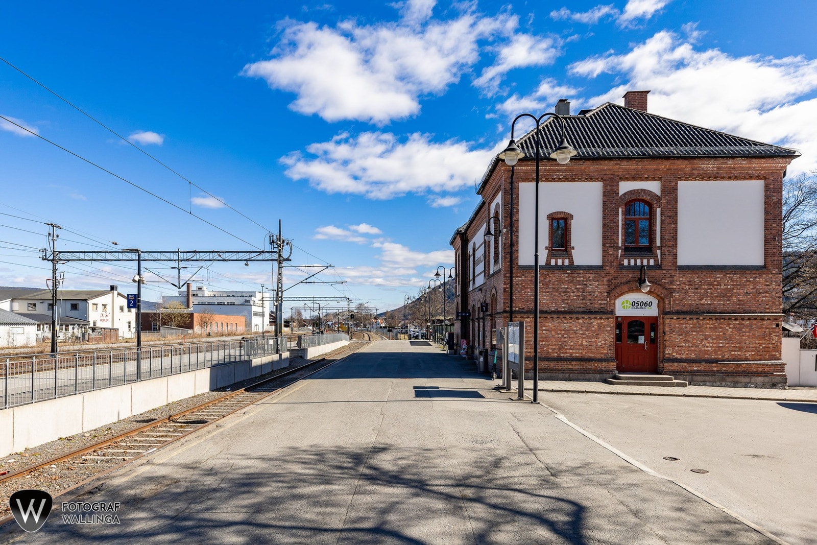 Togstasjon i sentrum. Galleribilde