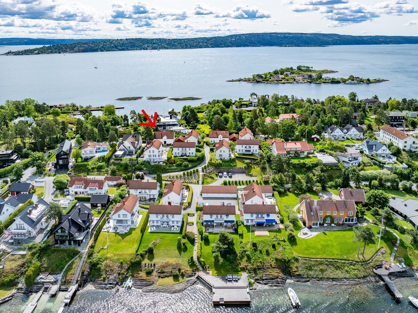 Strømstangen på Snarøya har sjø på begge sider Galleribilde