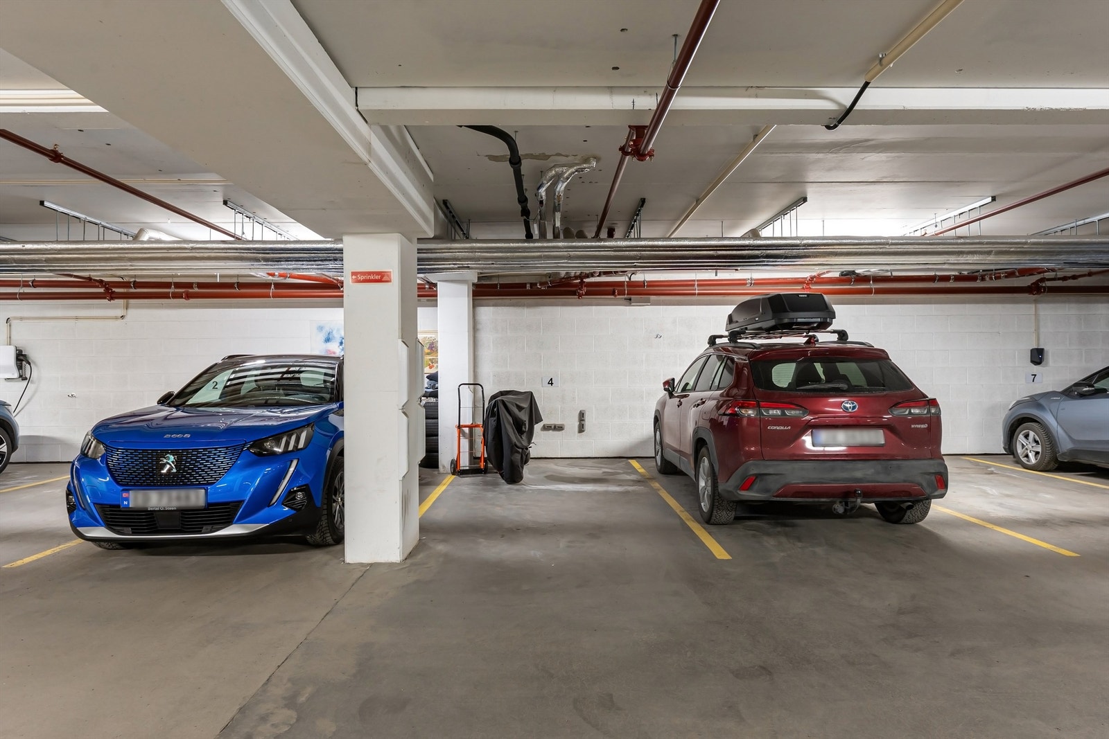 Parkering for én bil i felles garasjeanlegg Galleribilde
