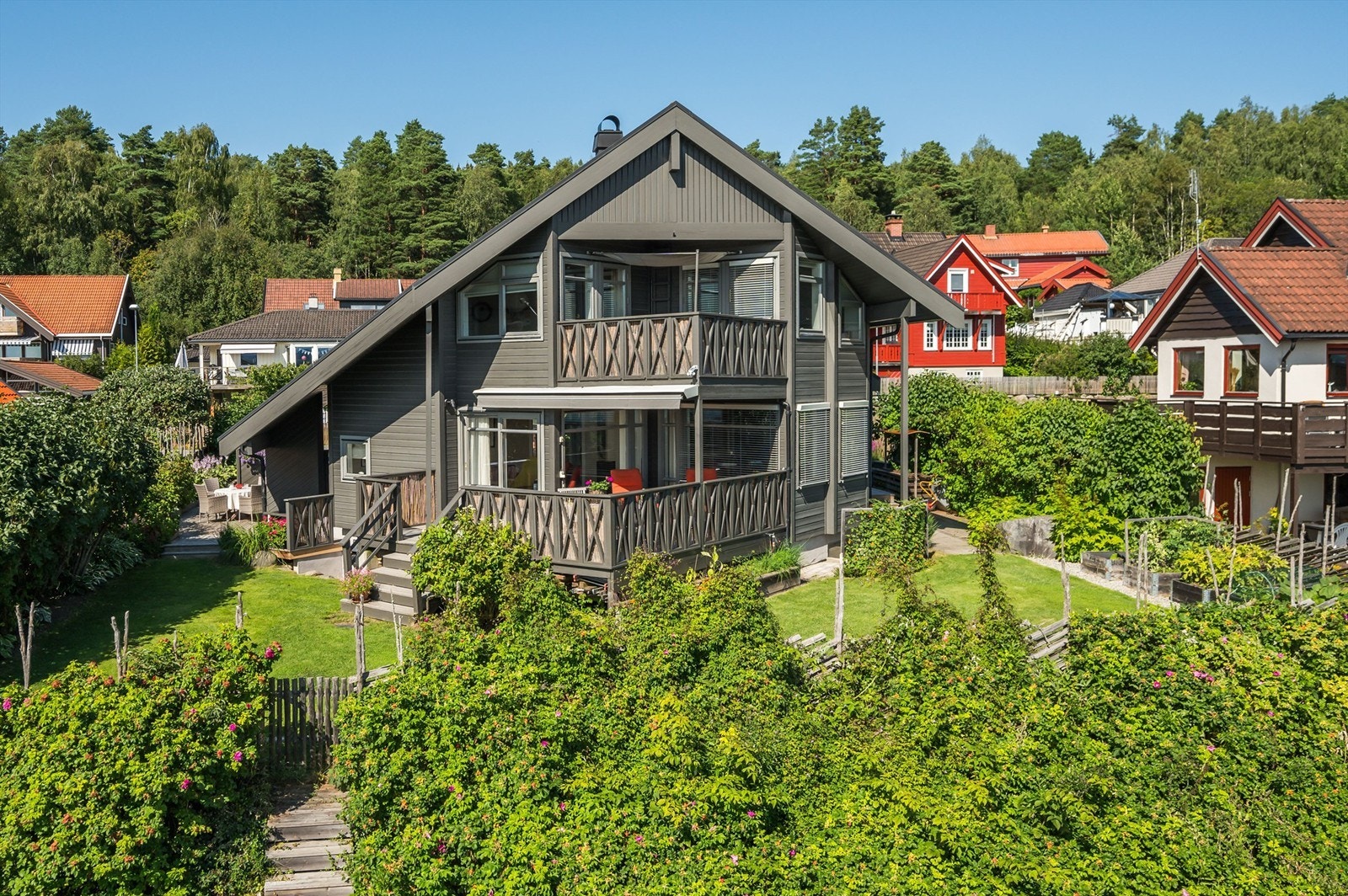 Boligen er tegnet av arkitekt Kjell Johansen fra Hamar. Galleribilde