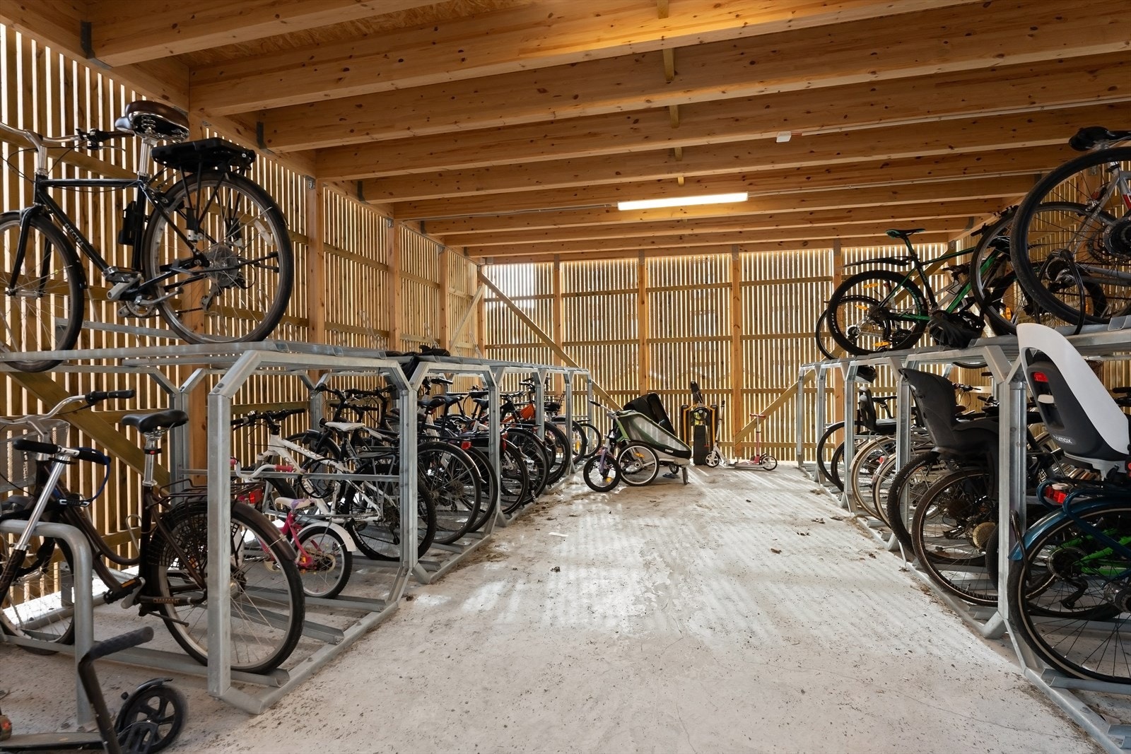 Utendørs P-hus for sykler o.l. Galleribilde