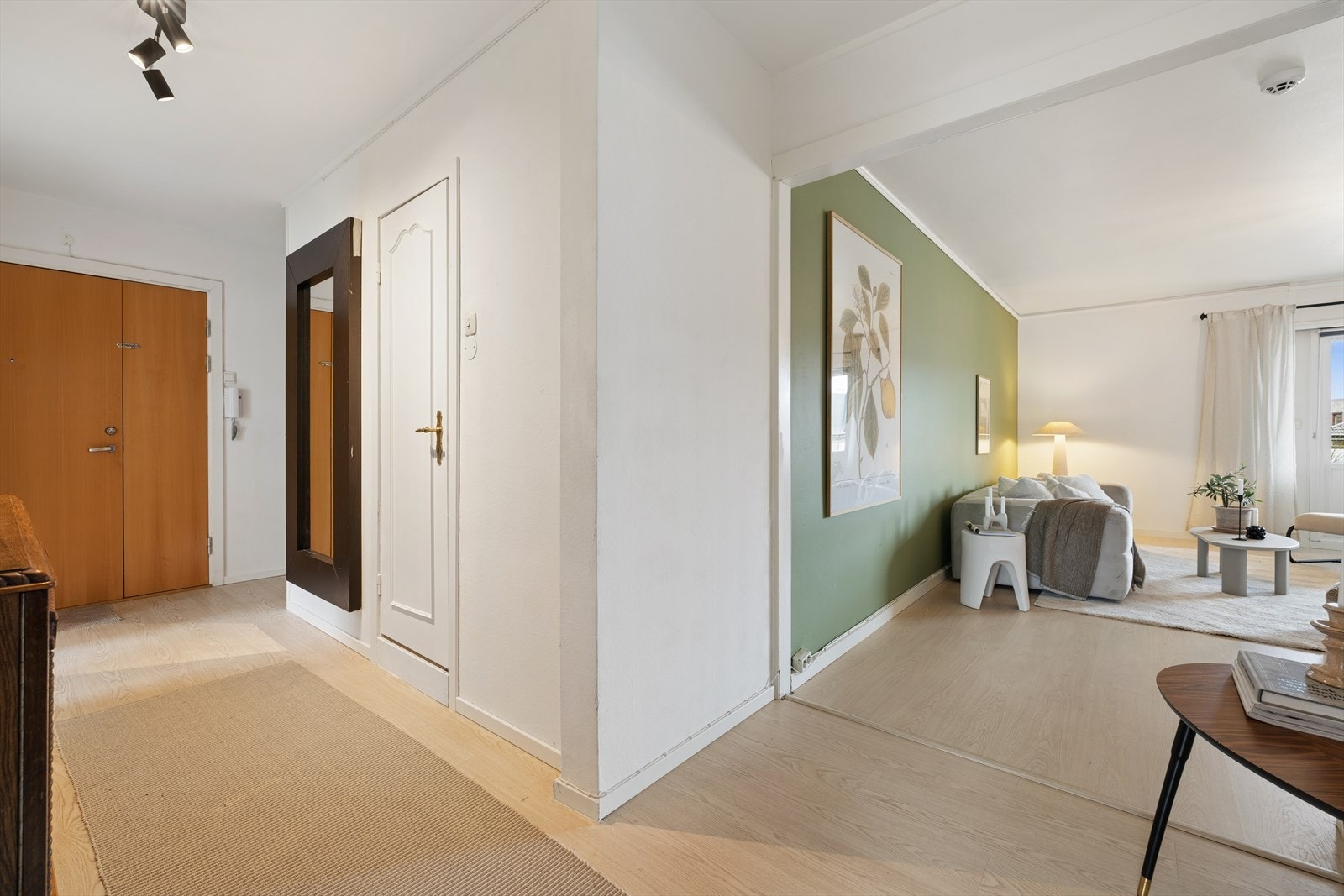 Det er trappefri adkomst til leiligheten som ligger i 1. etasje. Galleribilde