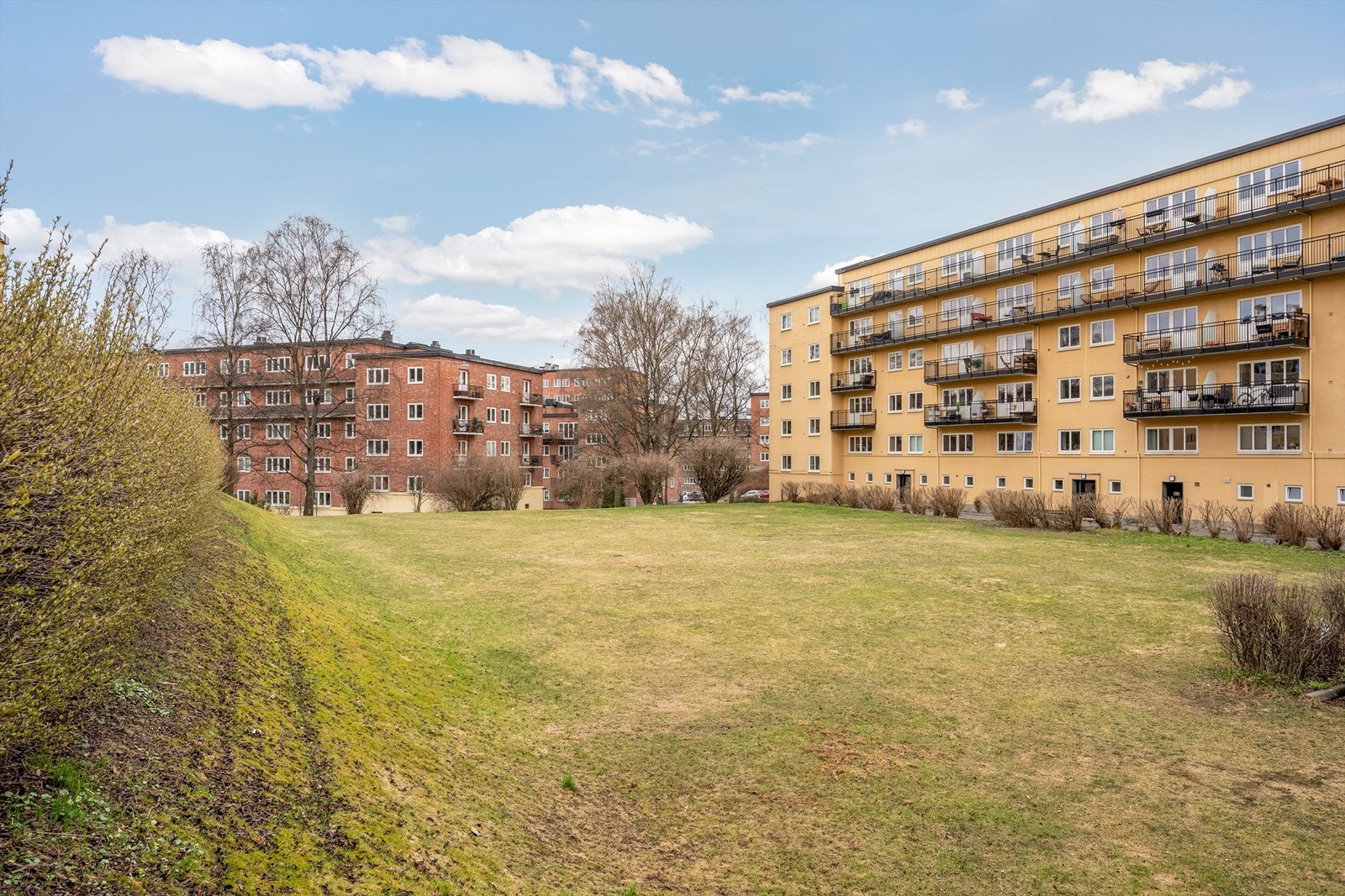 Store og hyggelige grøntområder i nærområdet, både i borettslagets egne fellearealer og flotte Torshovdalen like ved Galleribilde