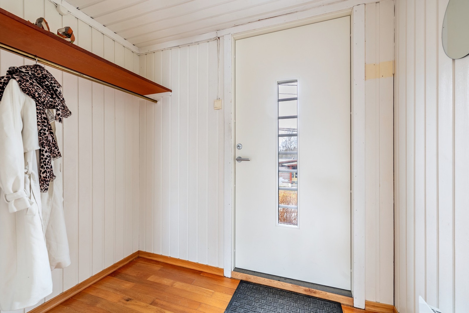 Rekkehuset har en trivelig entré. Galleribilde
