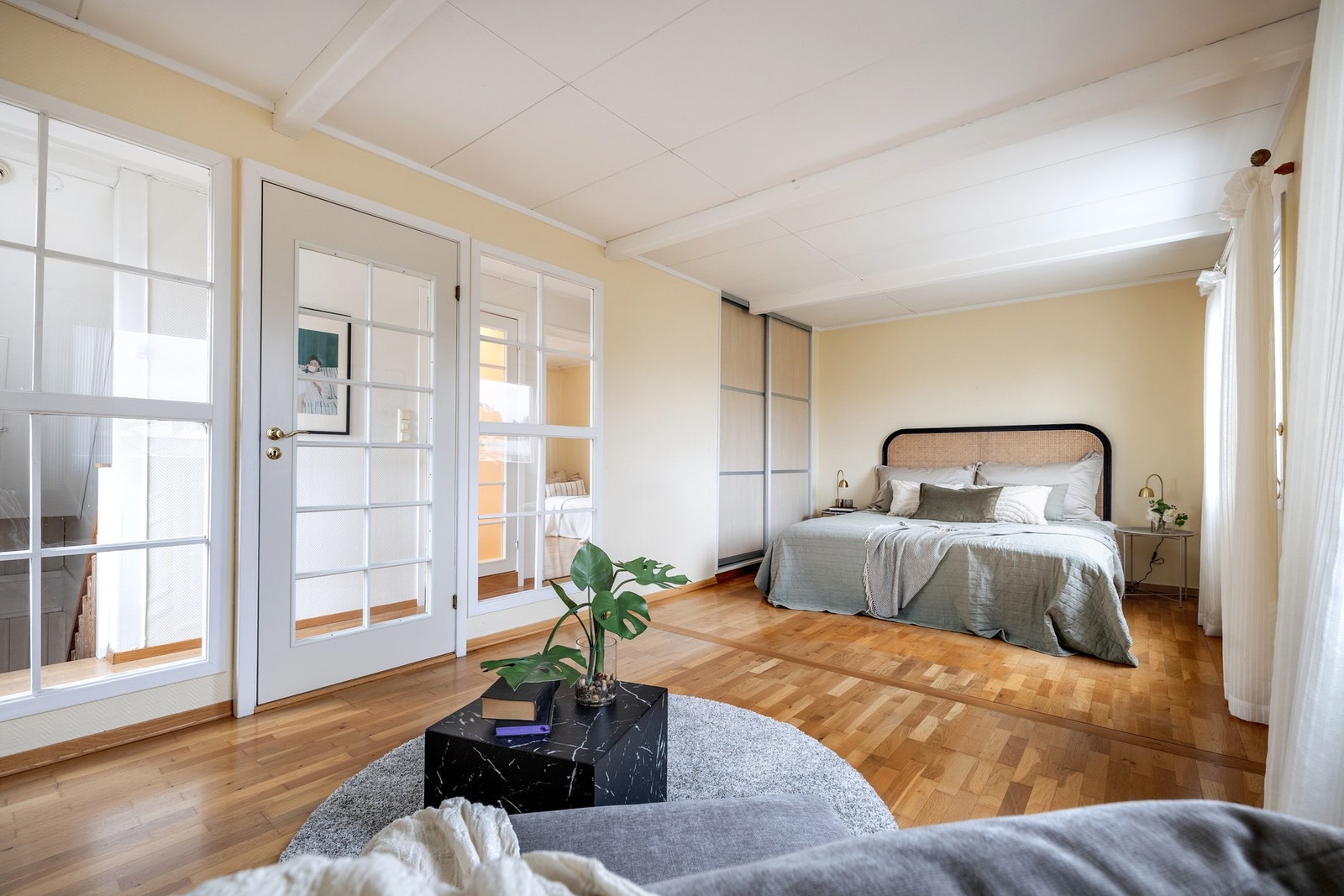 Hovedsoverommet er meget romslig. Galleribilde