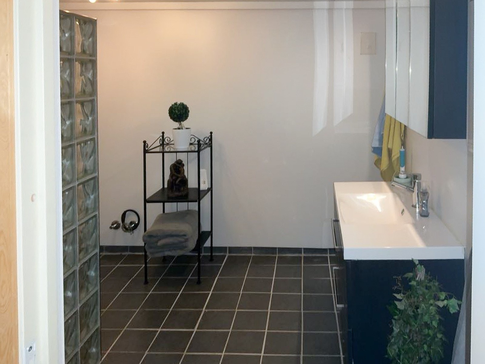 Bad underetasje (ikke byggemeldt/ godkjent som bad) Galleribilde