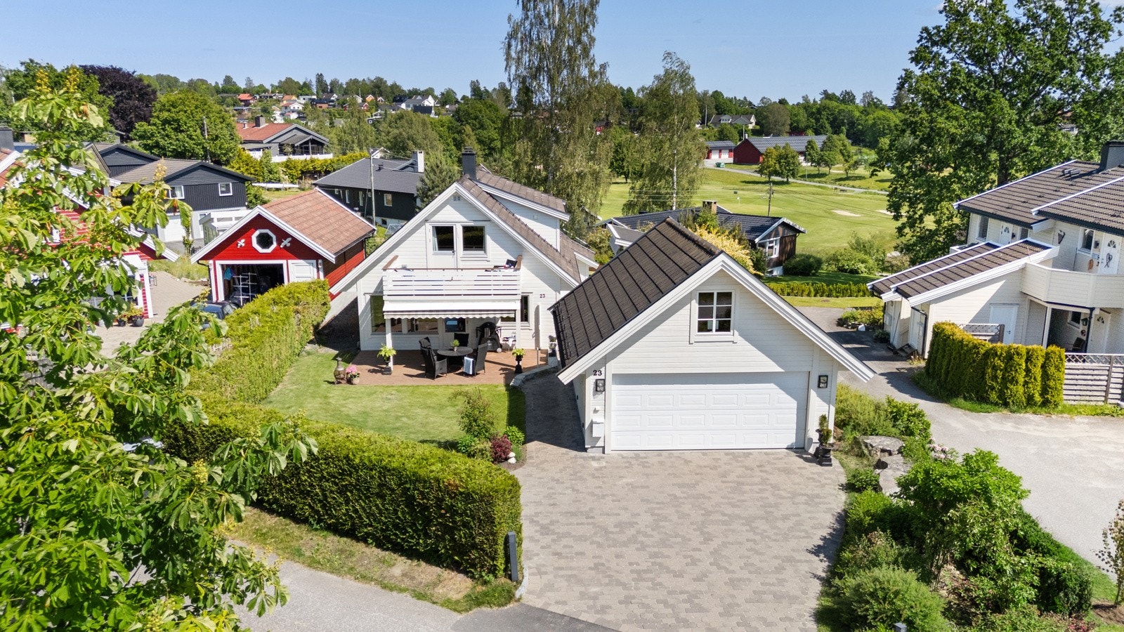 Belsjø Platå 23 - Flott enebolig over 2 plan med 2 bad fra 2022 - Hyggelig beliggenhet i en trafikkstille og barnevennlig gate ved golfbanen Galleribilde