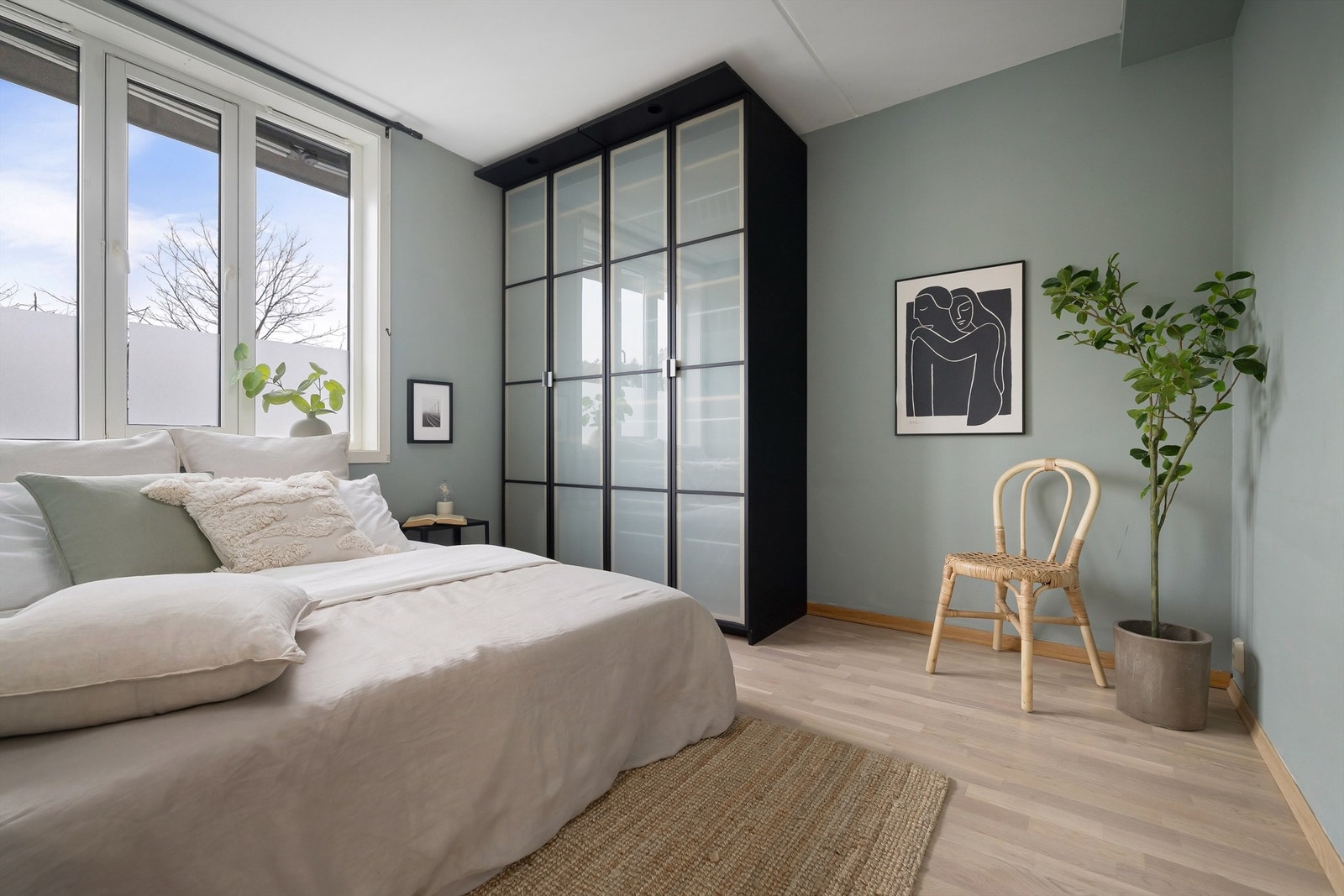 Rommet vender inn mot bakgården Galleribilde