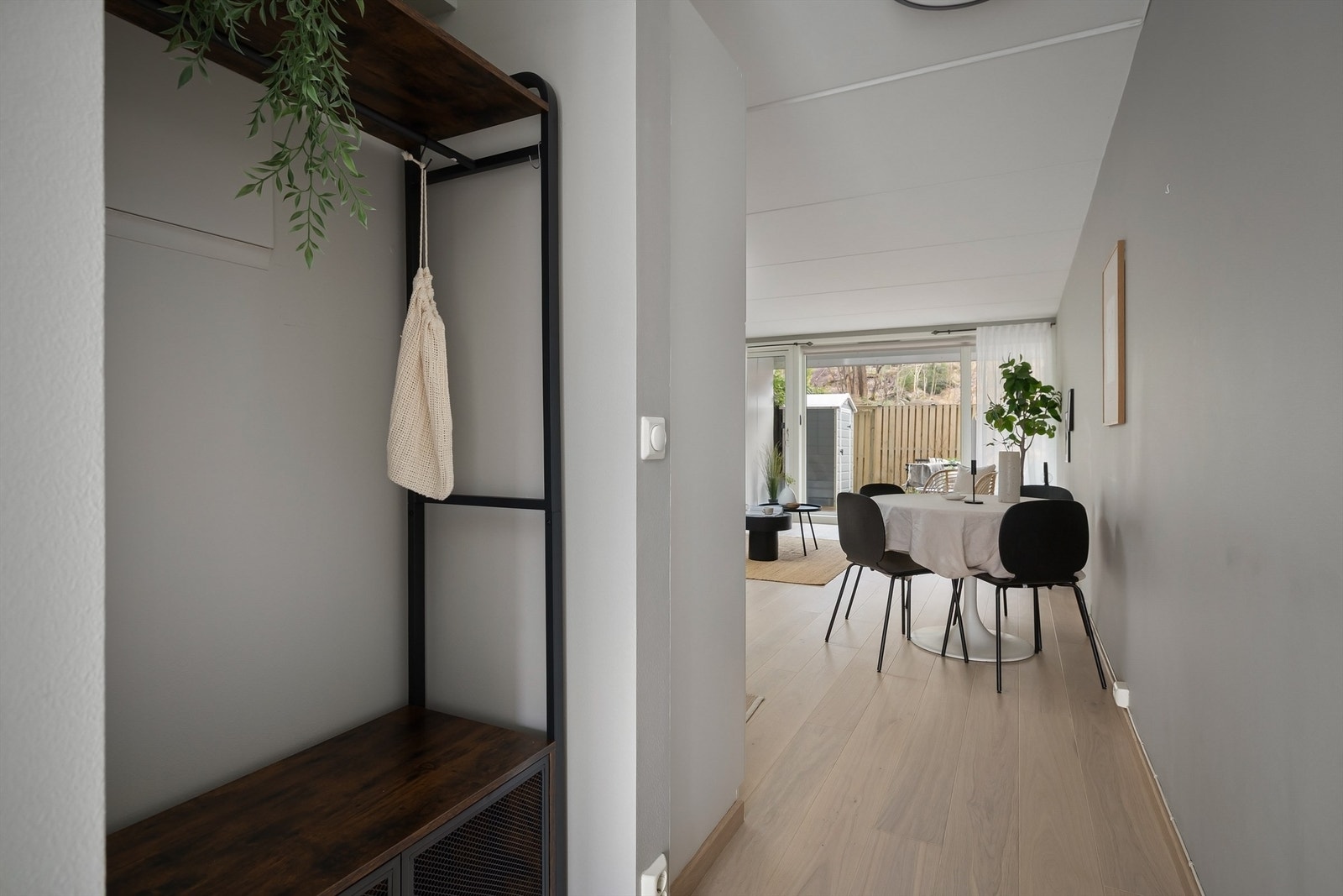 Nisje med oppbevaringsplass Galleribilde