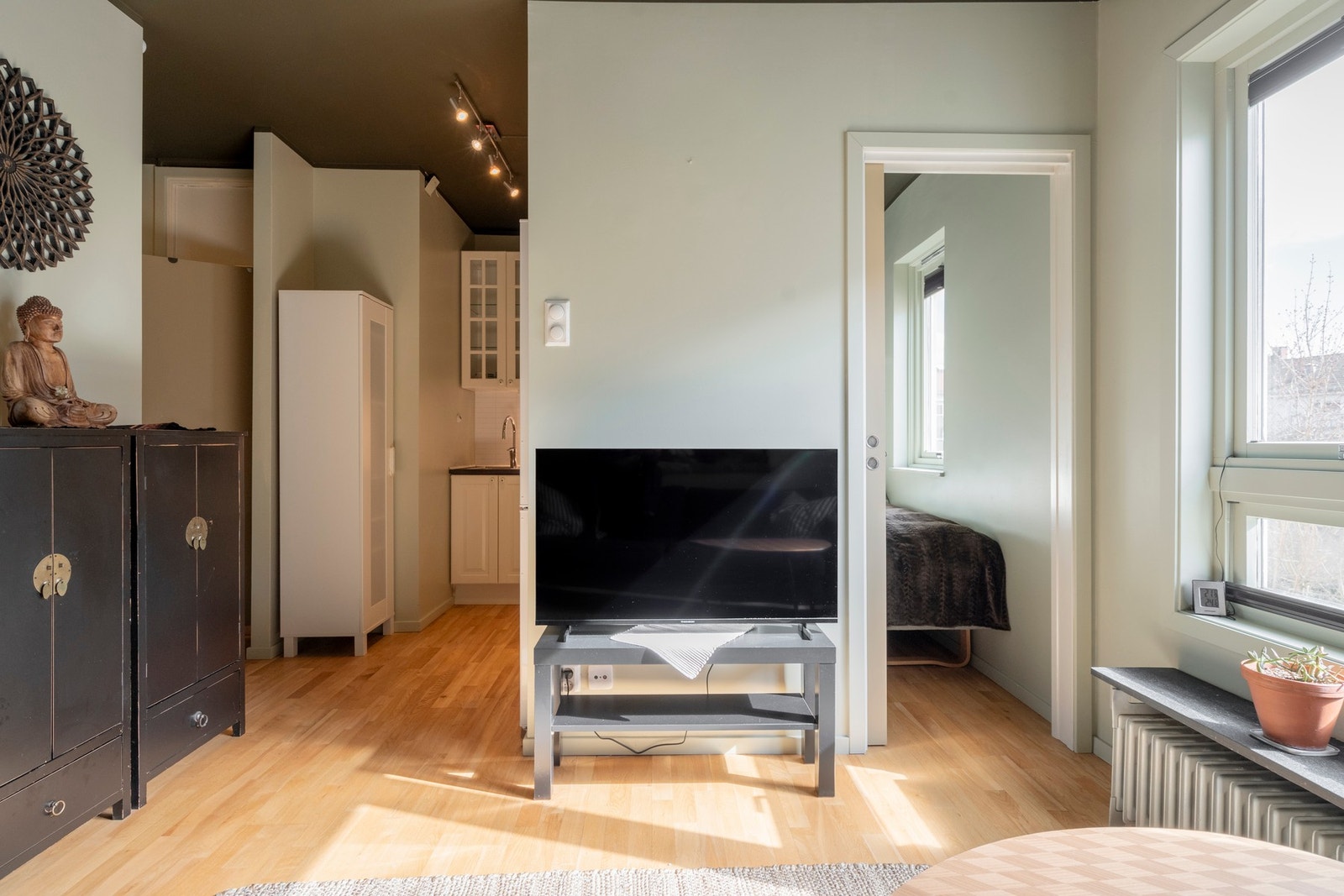 Dette er en lys og trivelig leilighet med svært god planløsning. Galleribilde