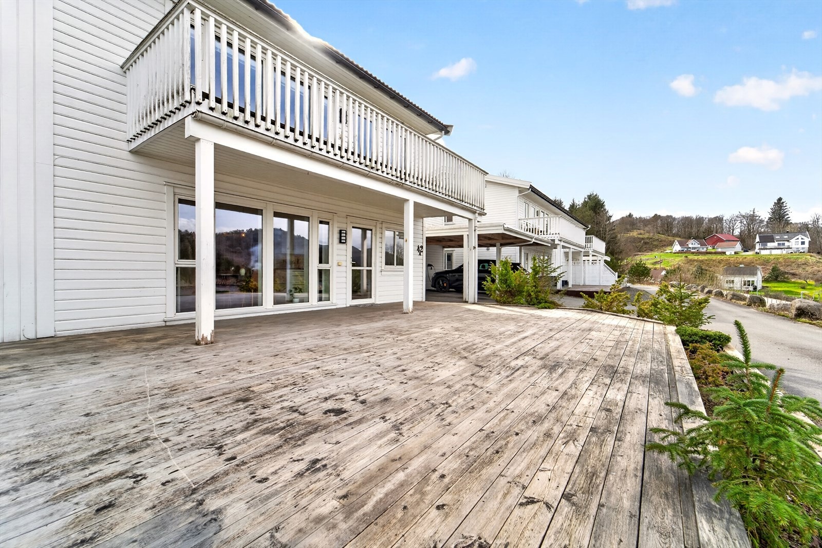 På terrassen er det god plass til utemøbler og grill. Galleribilde
