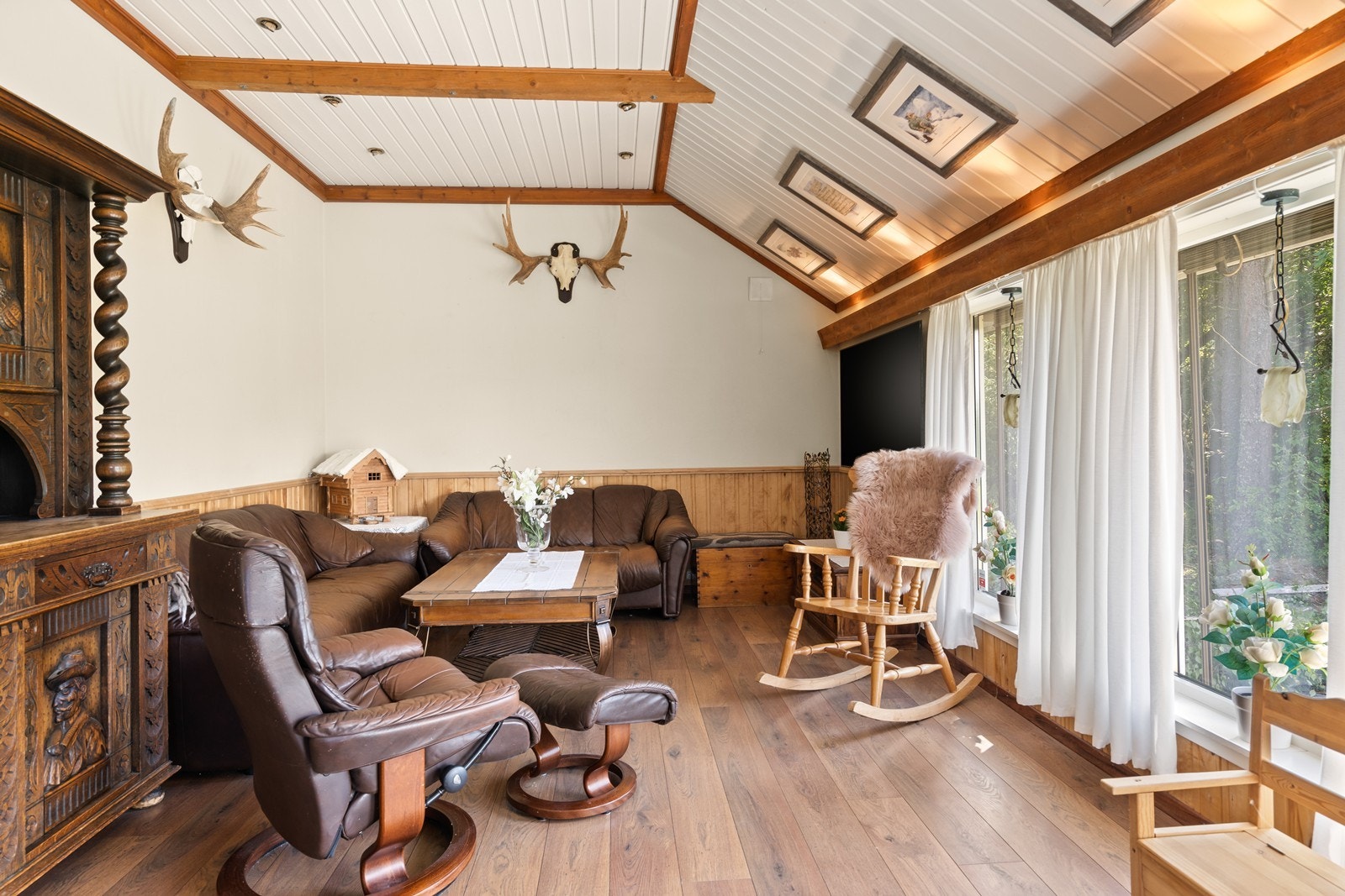 Stuen har god plass til sofagruppe. Galleribilde