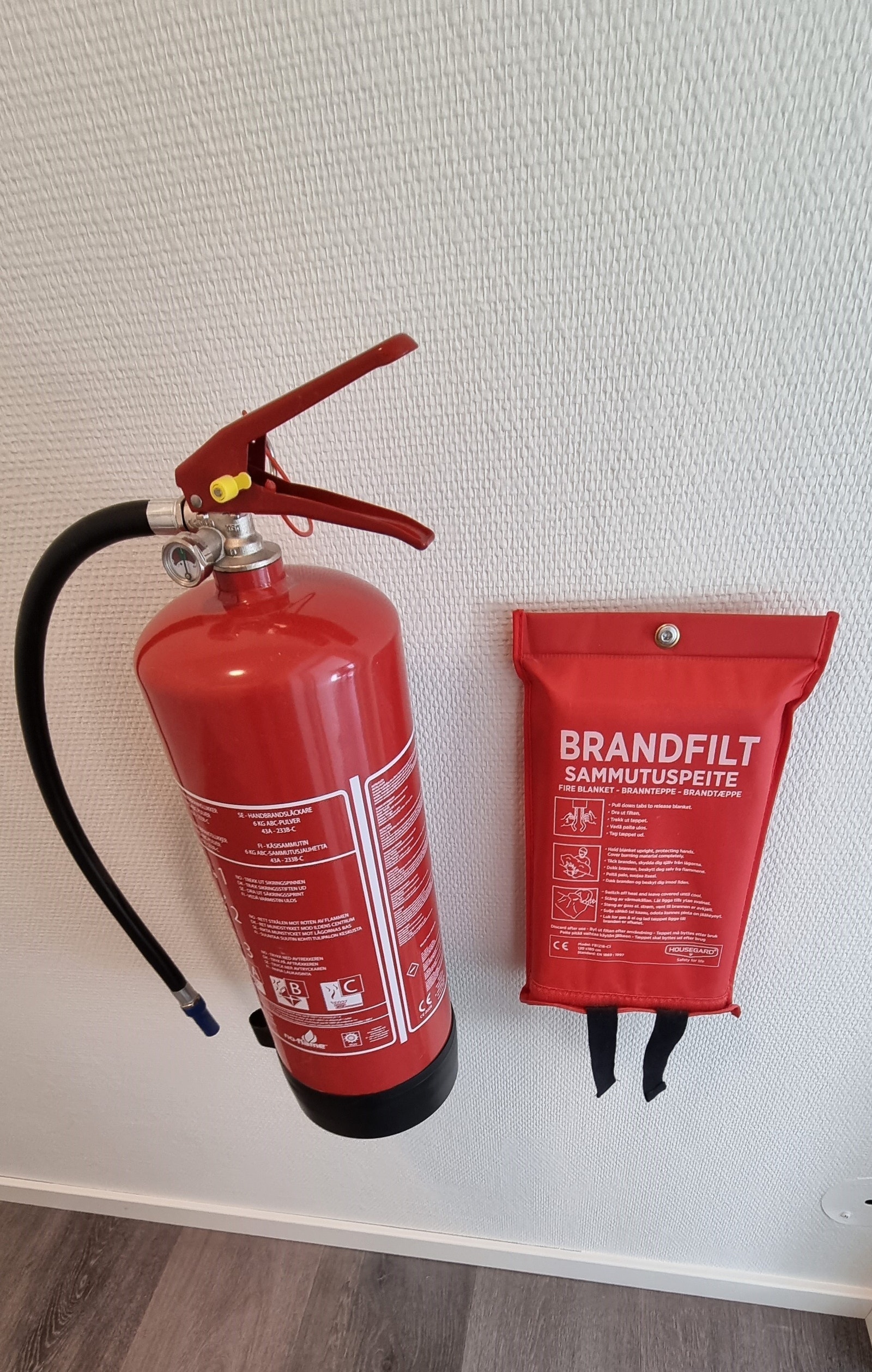 Brannslukker og brannteppe i alle boenheter Galleribilde