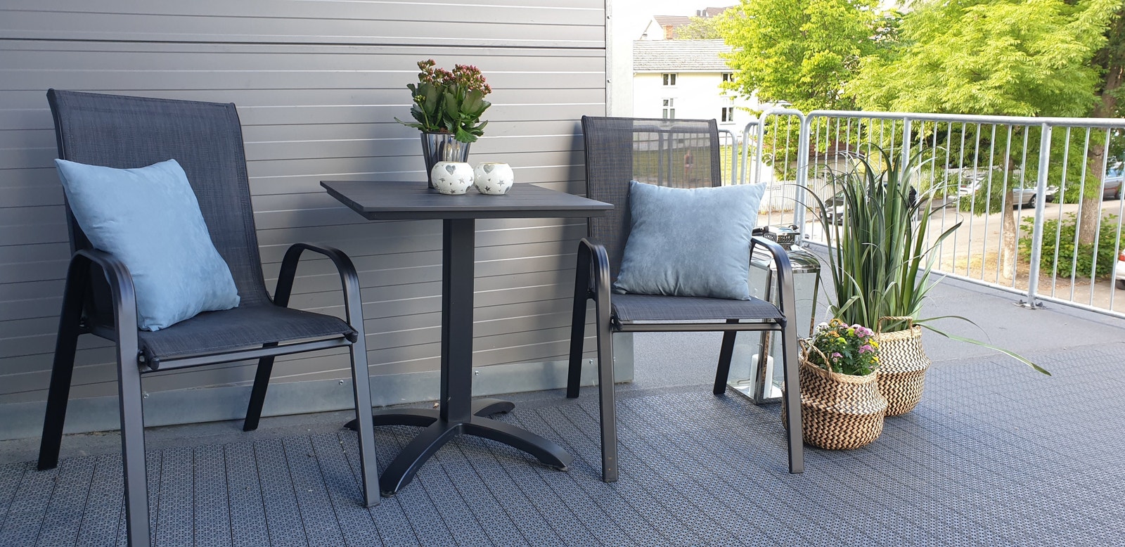 Denne leiligheten har tilgang til takterrasse med noe kveldssol. Galleribilde
