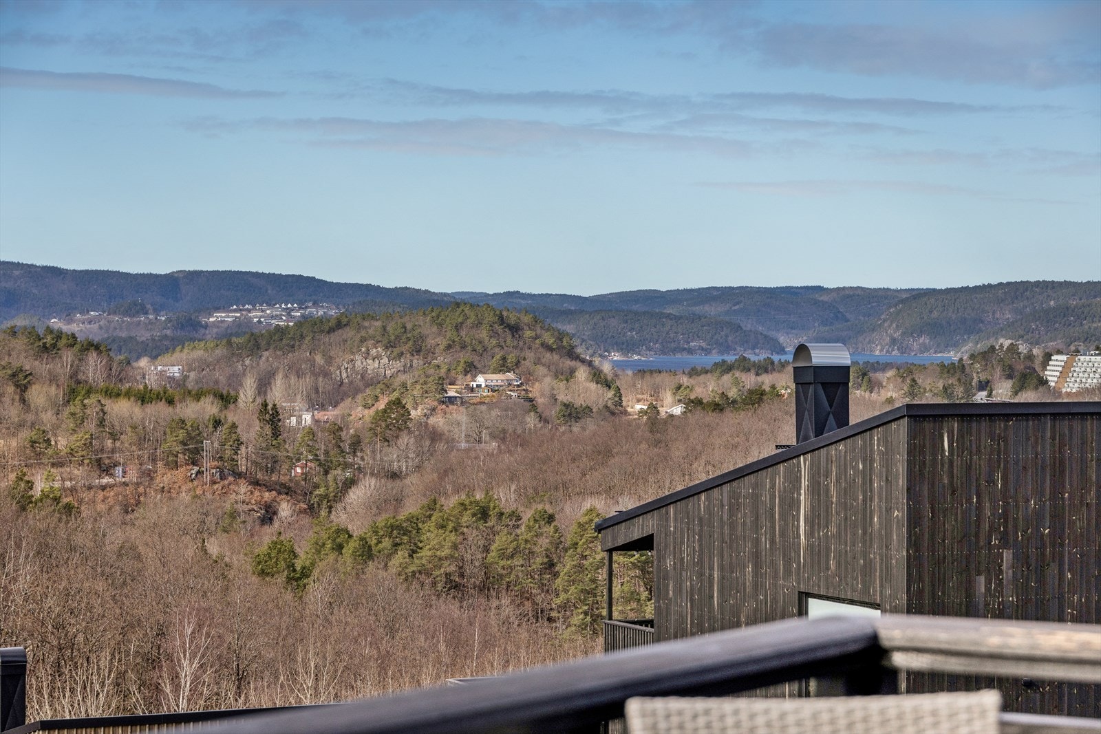 Utsikt fra veranda 1. etasje. Galleribilde