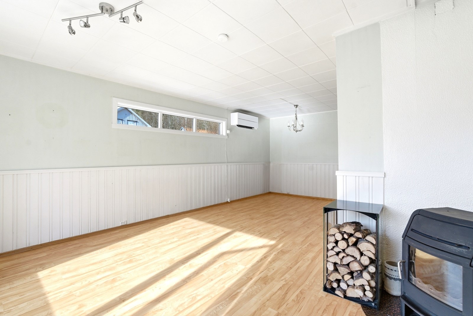 Vedovn og varmepumpe til de kalde vinterdagene. Galleribilde