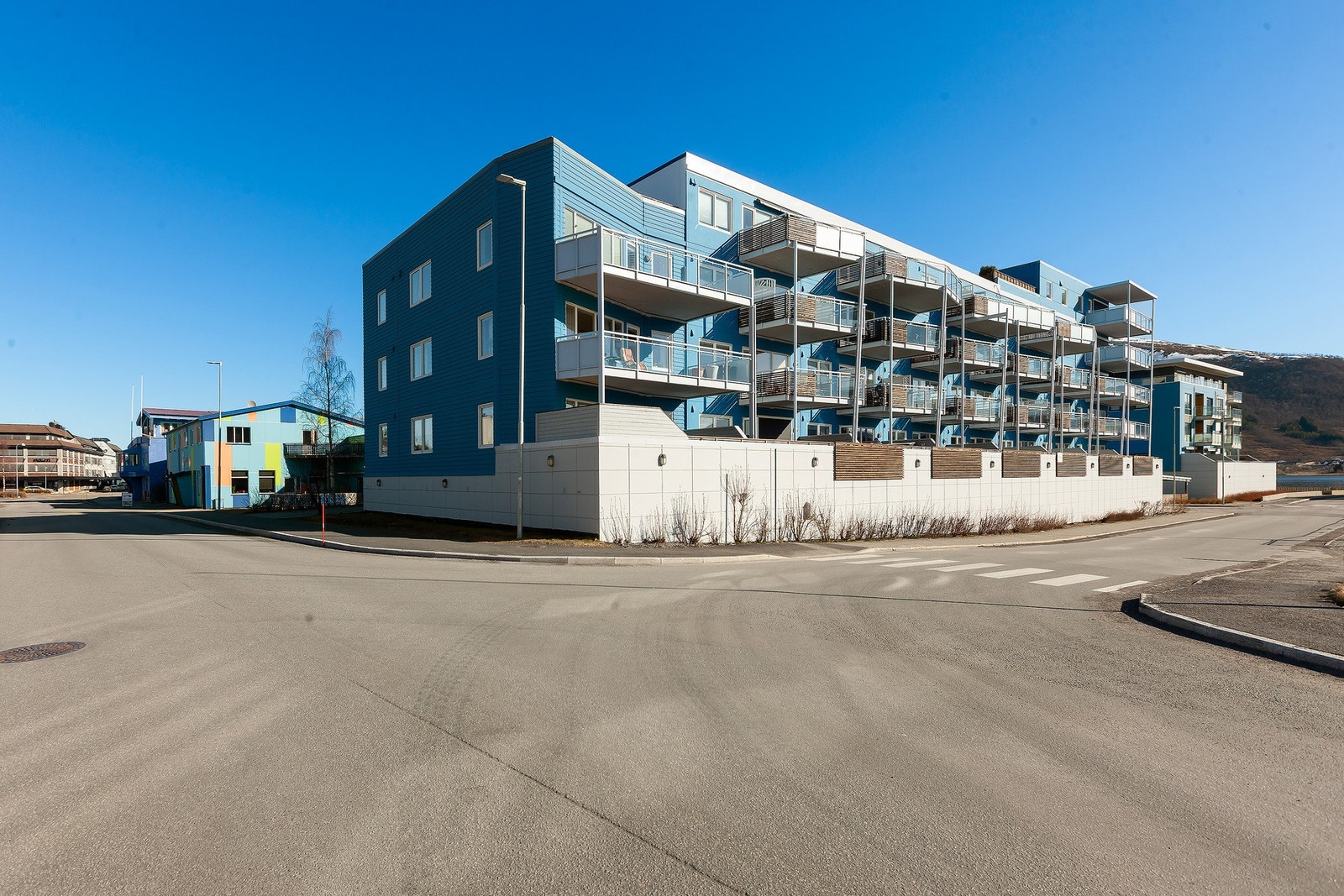 Leiligheten har meget sentral beliggenhet, det er kort vei til alle byens fasiliteter Galleribilde