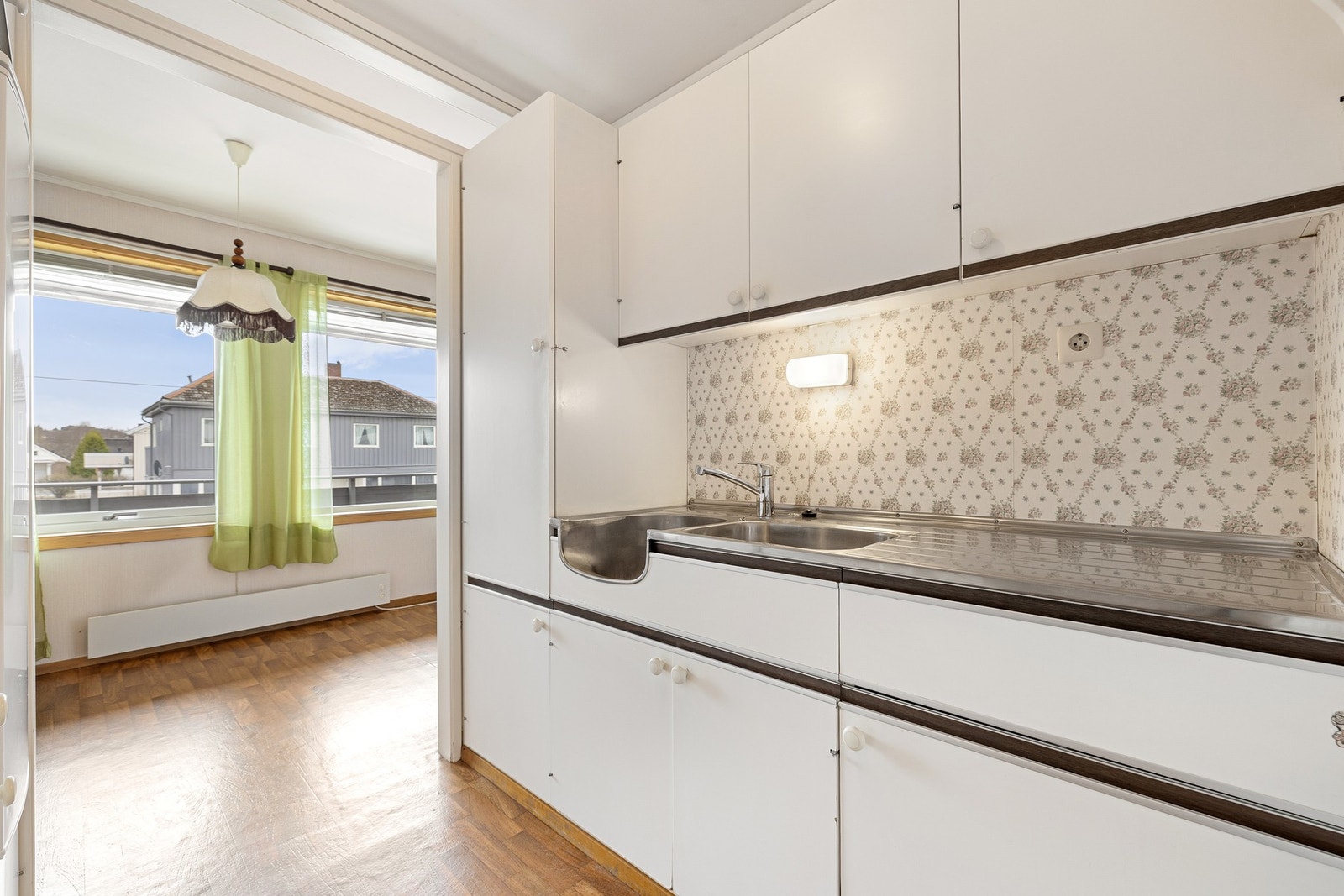 Kjøkkenet er adskilt på stuen. Galleribilde