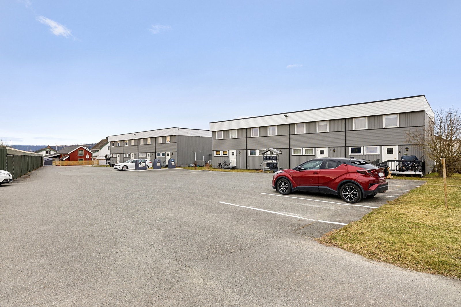 En rimelig og praktisk 2-roms andelsleilighet beliggende i Unarstad Borettslag på Tangmoen, Stjørdal. Galleribilde