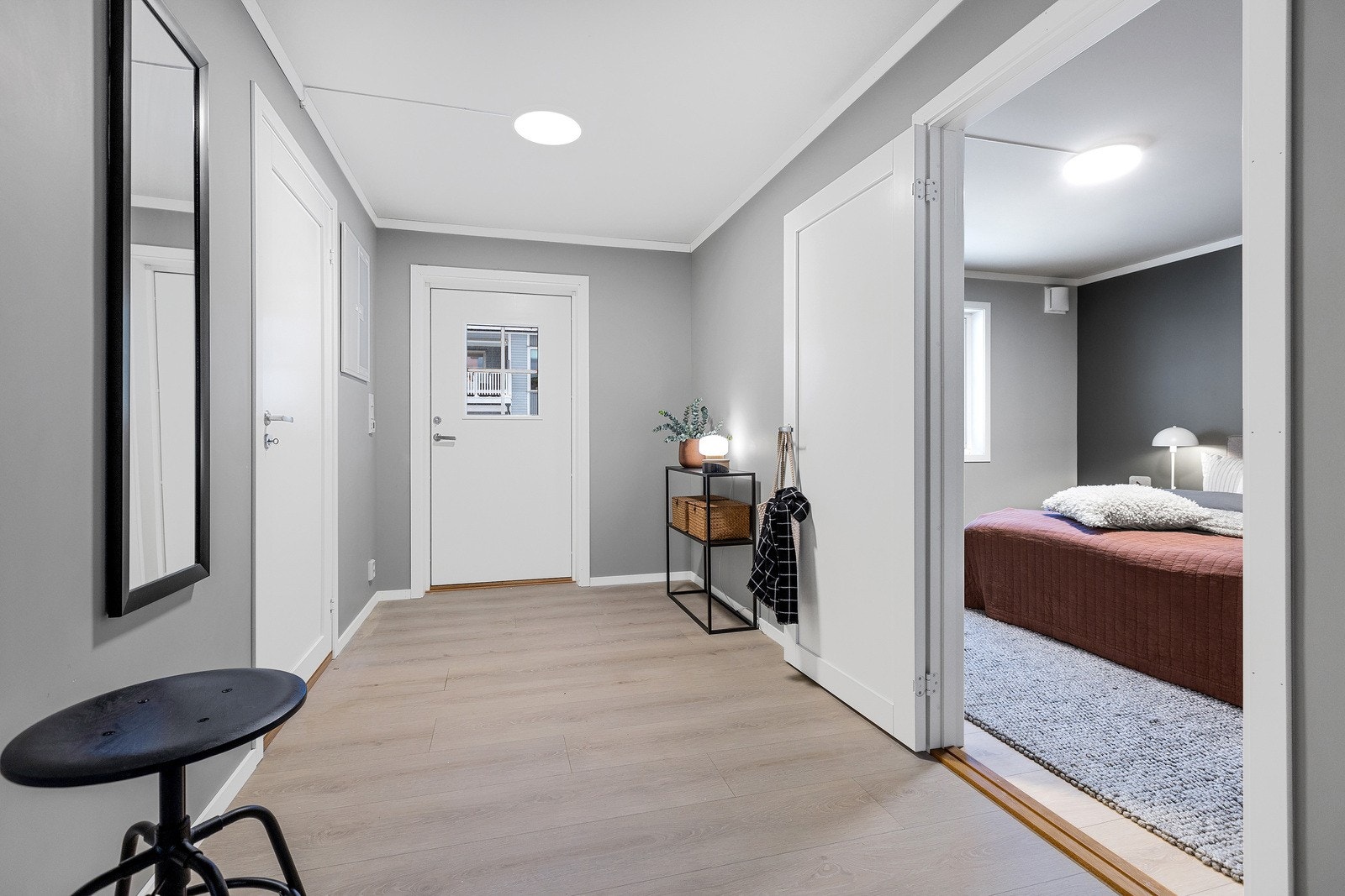 Gangen er romslig med plass til garderobeskap om ønskelig. Galleribilde