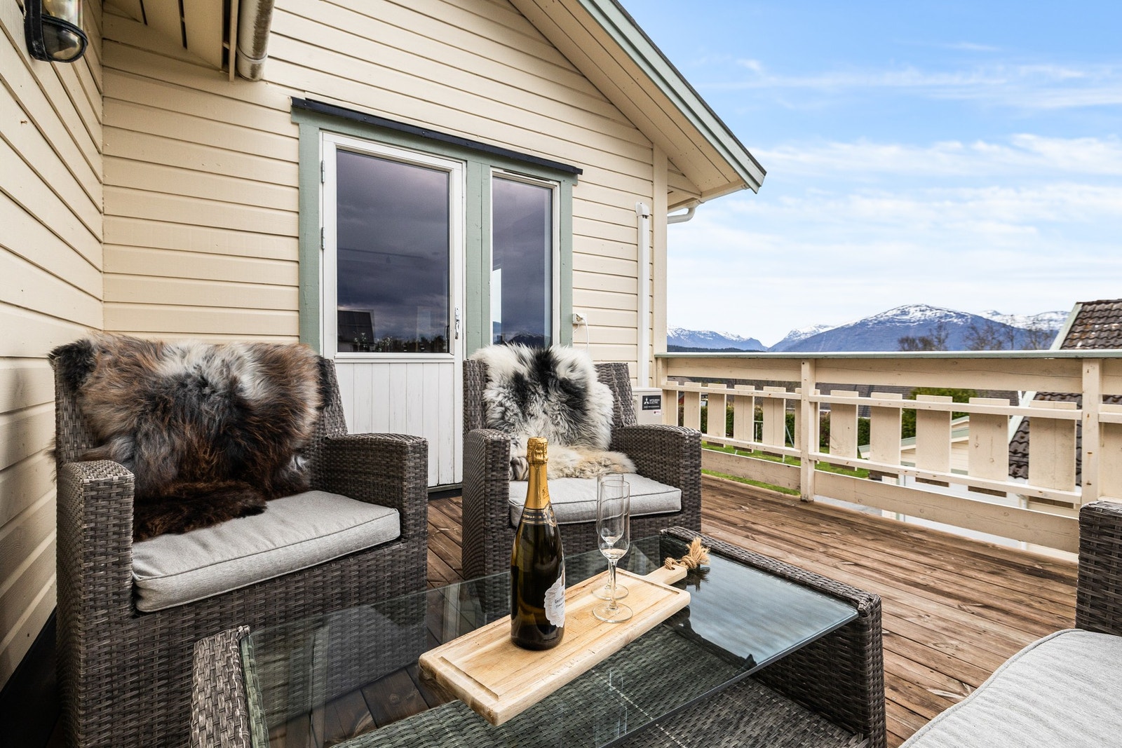 Flott balkong med gode solforhold Galleribilde