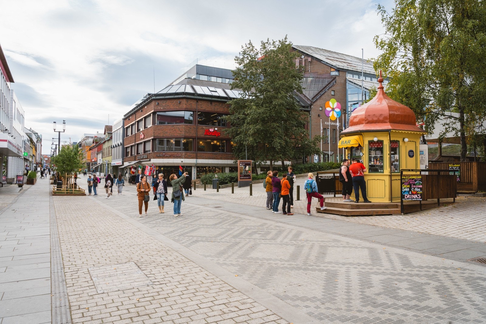 Stortorget og andre rekreasjonsområder byen har å by på, ligger kort veg fra leiligheten.