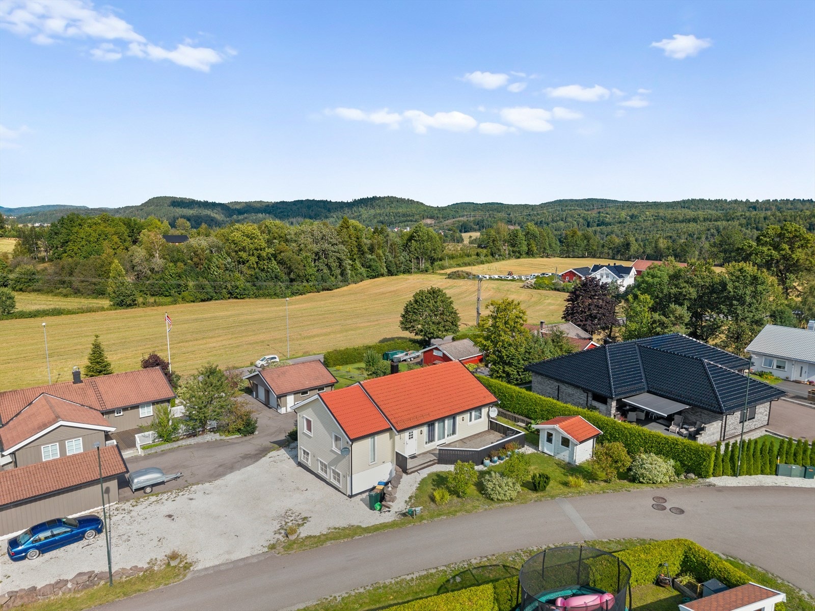 Velkommen til Skabos vei 2, presentert av Aktiv Eiendomsmegling v/ Kaia Hostvedt Dahle. Fotograf: Paul Thürmer. Galleribilde