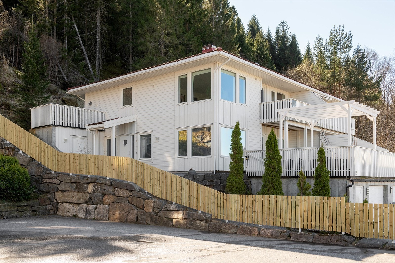 Bilde av eiendommen og fasade Galleribilde