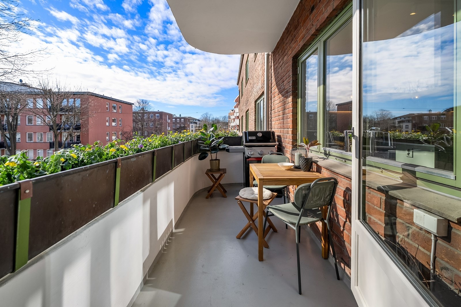 En arkitekttegnet og eksklusiv hjørneleilighet med fantastisk beliggenhet på Skillebekk. Galleribilde