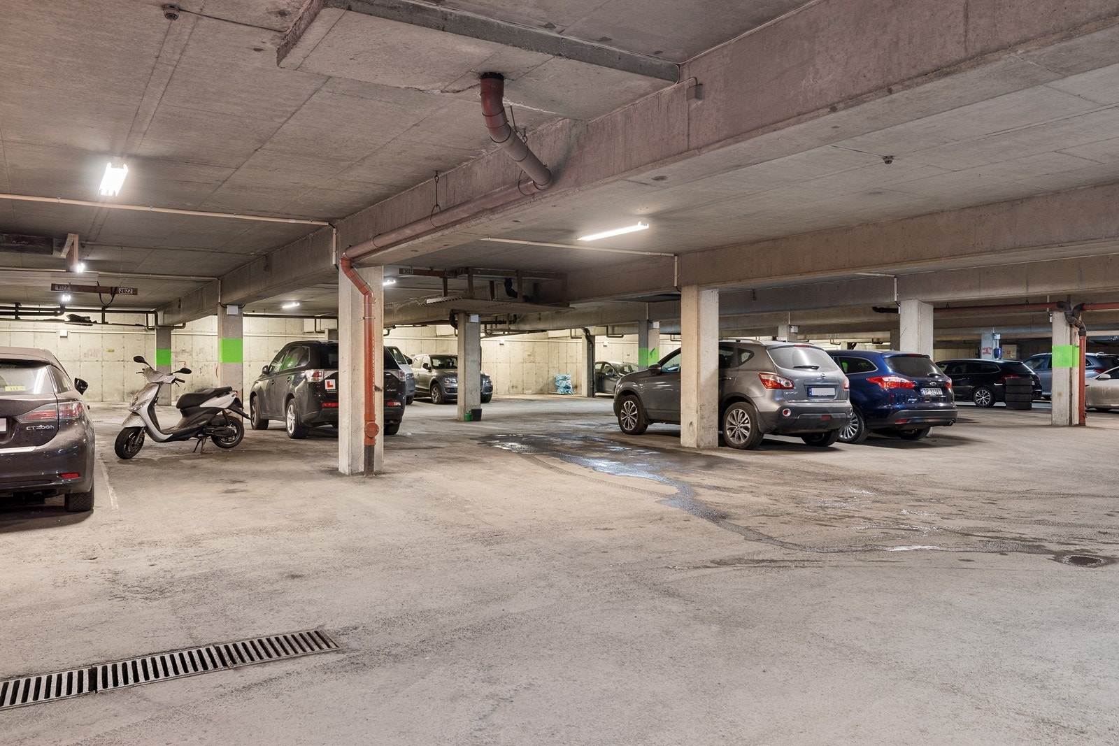 En parkeringsplass leies i dag og kan videreføres til ny eier Galleribilde