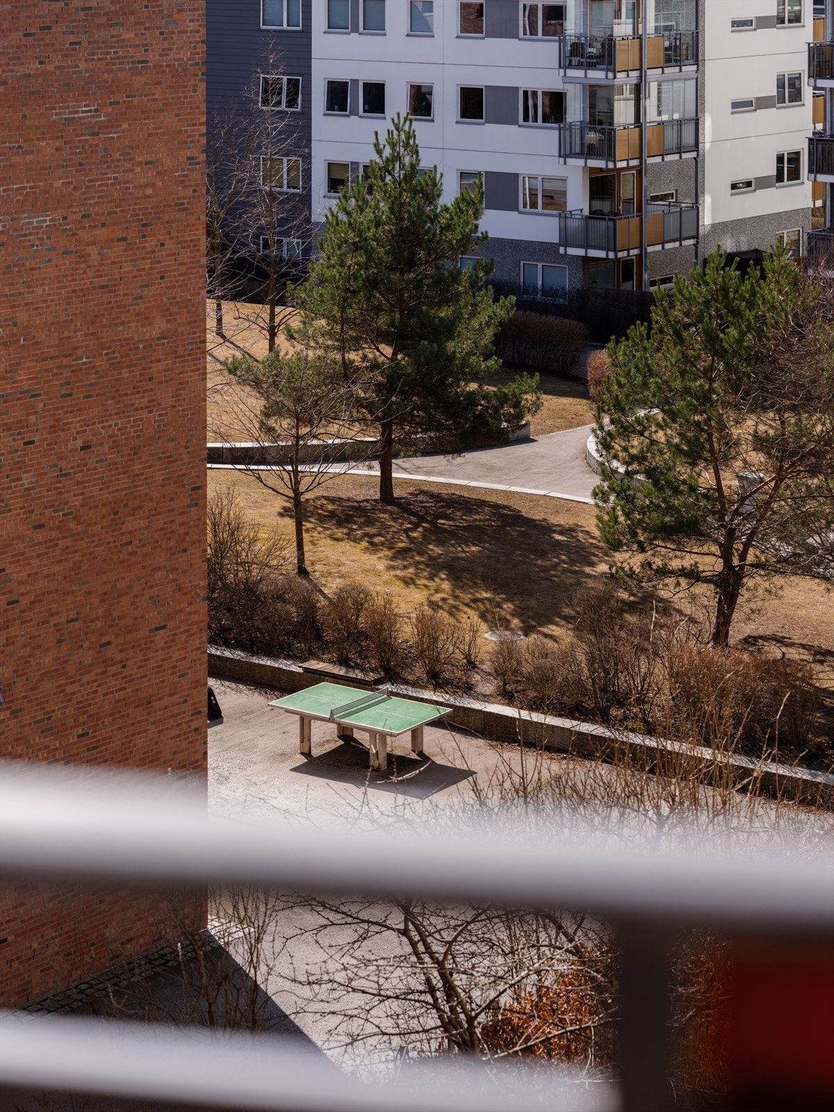 Hyggelig utsikt mot fellesområdene fra balkongen. Galleribilde