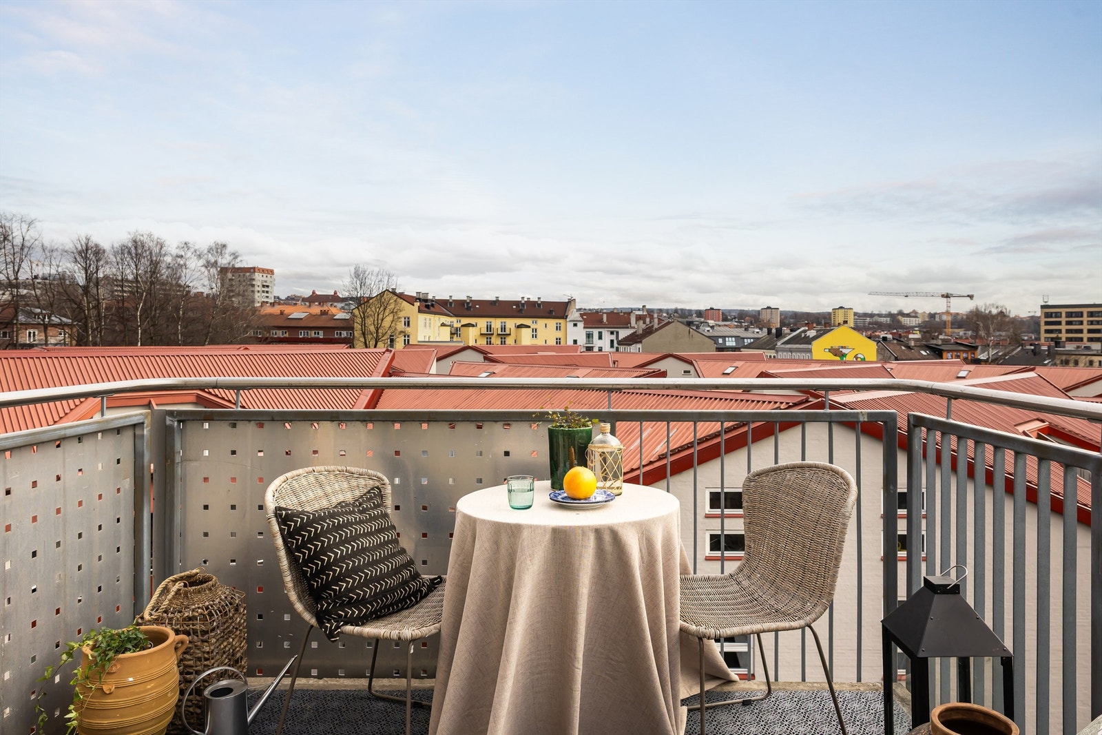 Her er det god plass til utemøblement som både sittegruppe og grill. Galleribilde
