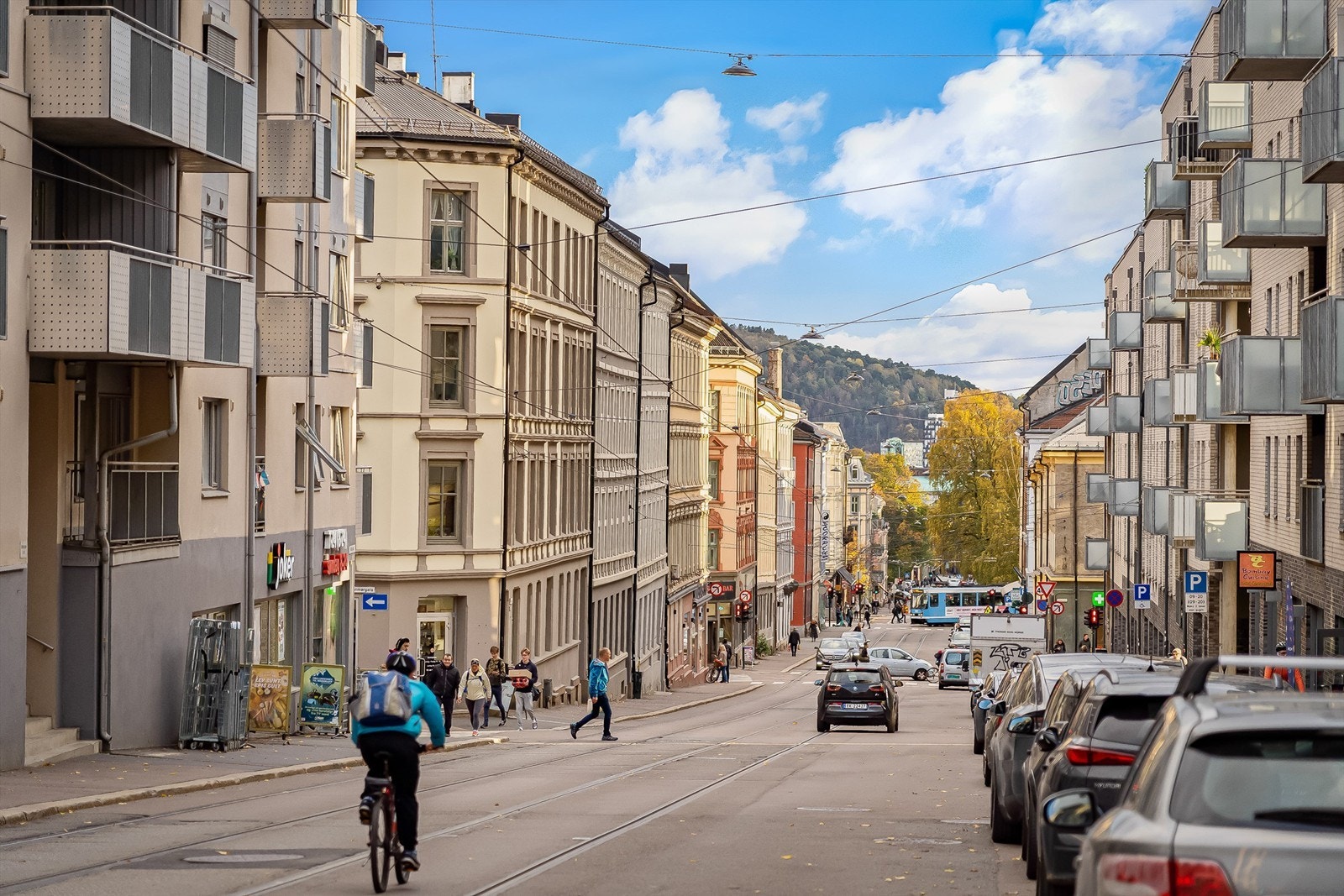 Her bor du midt på pulserende Grünerløkka og samtidig tilbaketrukket i rolig bakgård Galleribilde