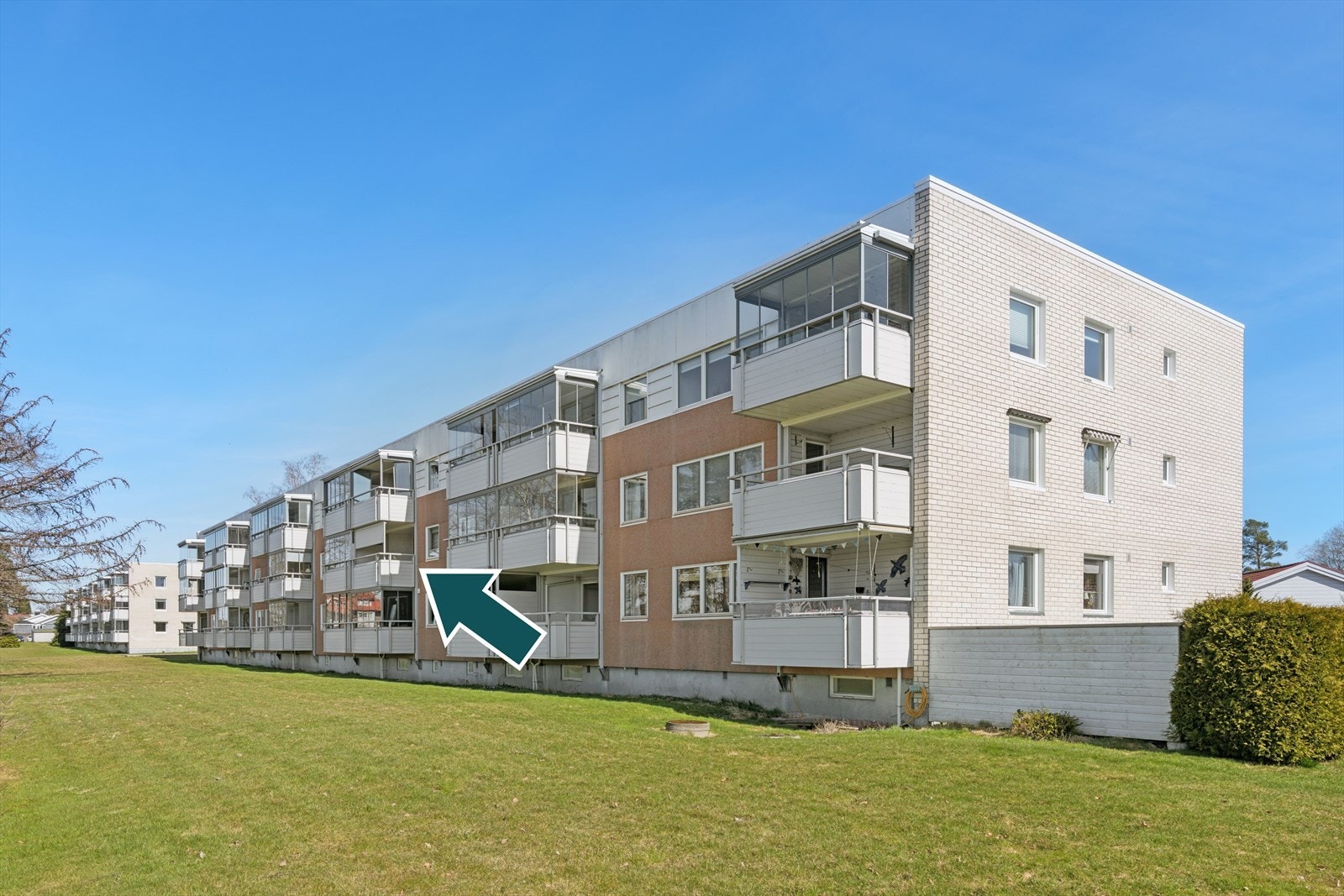 Velkommen til Konvallveien 2B! Eiendomsmegler Elisabeth Sedivy v/DNB Eiendom har gleden av å presentere en praktisk og lettstelt 3-roms leilighet i det attraktive og veletablerte boligområdet Vestskogen. Galleribilde