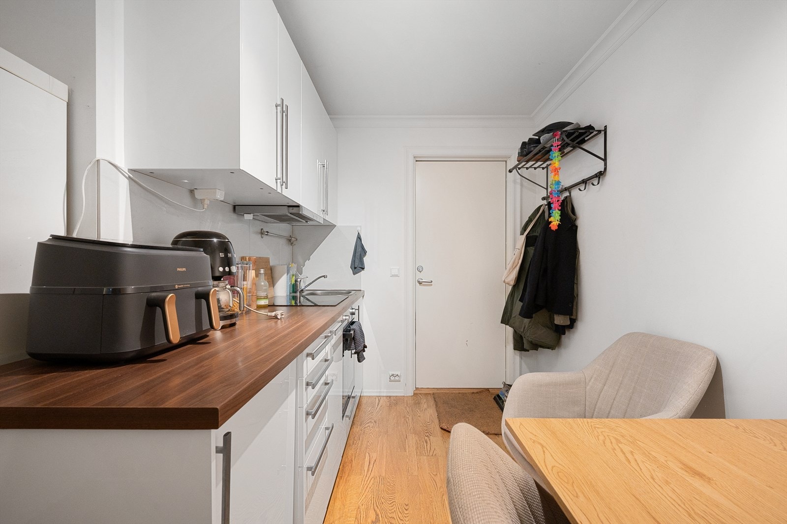 Underetasjen med utgang til garasjeanlegget. Galleribilde